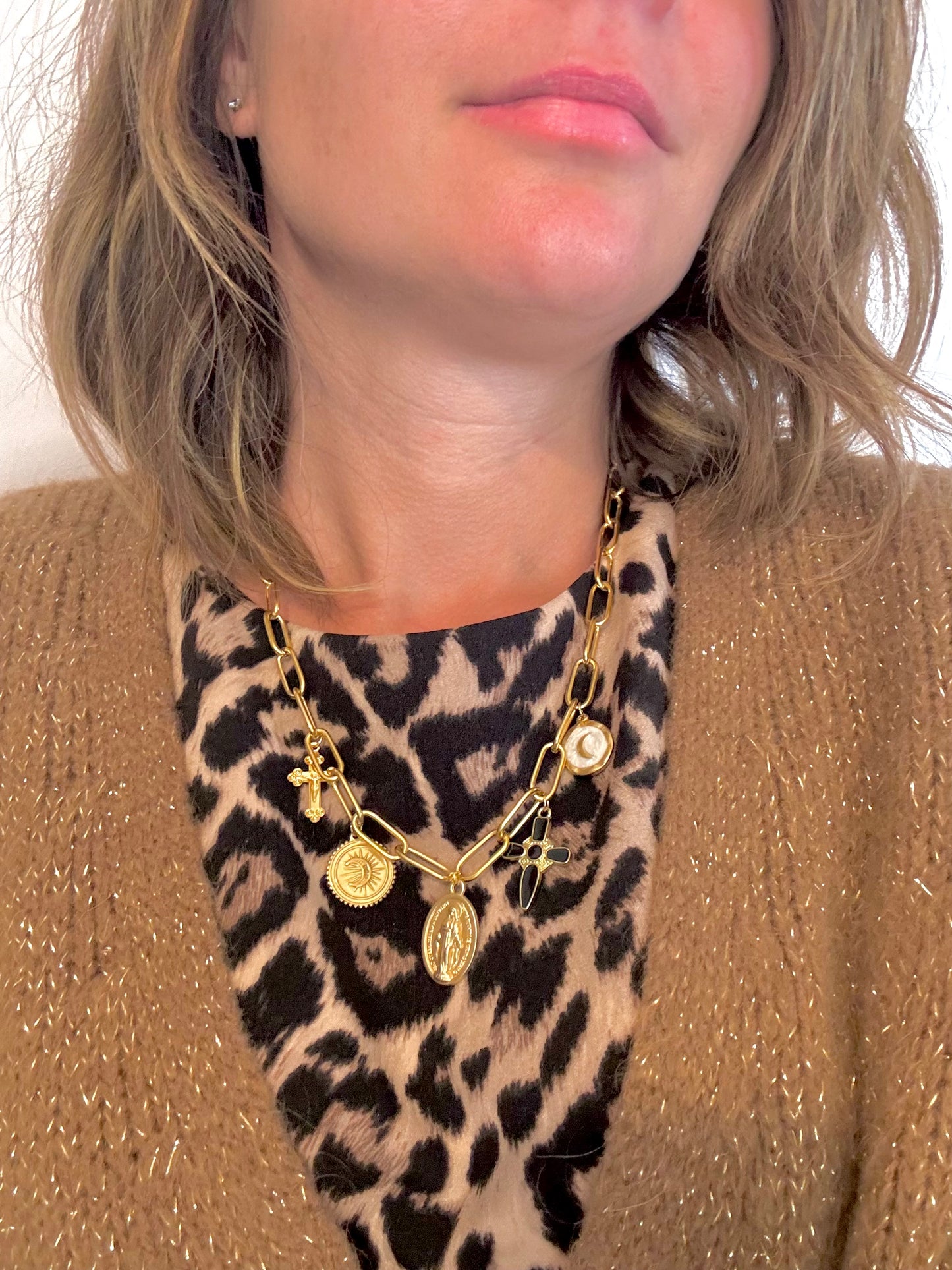 Colliers grosse chaine acier inoxydable doré avec plusieurs breloques pendentifs religieux