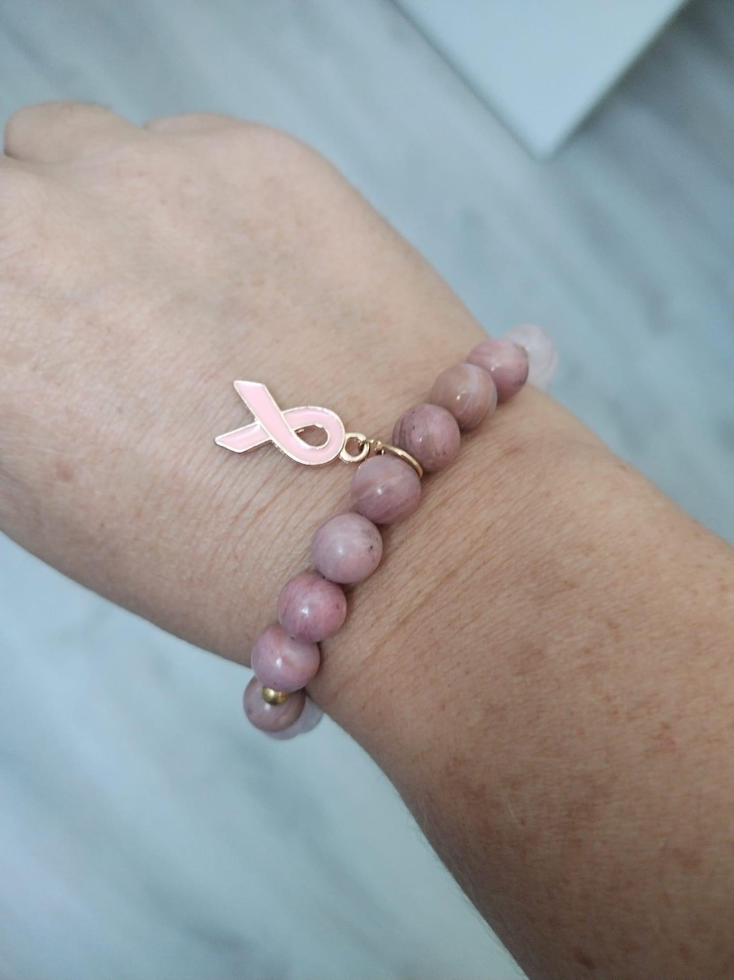 bracelet en pierre naturelle octobre, rose