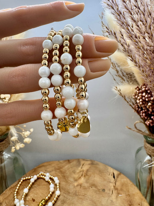 Bracelet en pierres naturelles blanches nacrées et acier inoxydable doré bohème