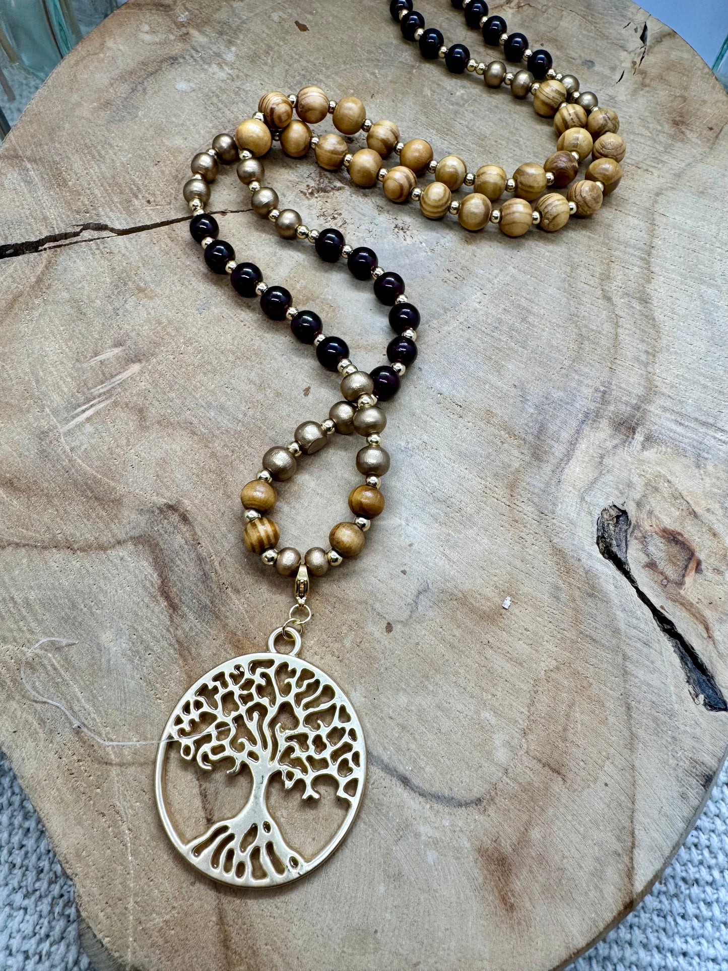 Sautoir en bois Arbre de vidée doré et couleurs naturelles