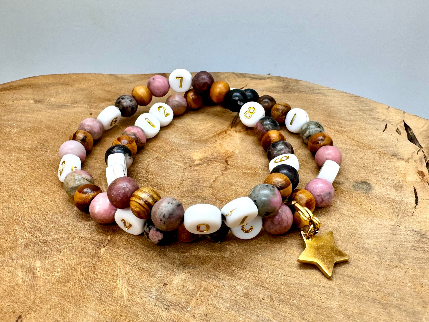 Bracelet d’allaitement en bois et rhodonite rose avec breloque détachable en acier inoxydable - bijou allaitement