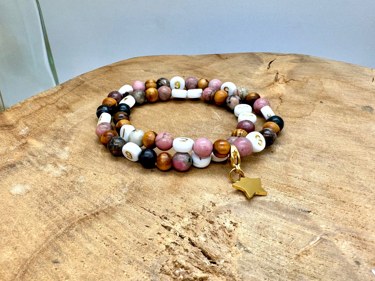 Bracelet d’allaitement en bois et rhodonite rose avec breloque détachable en acier inoxydable - bijou allaitement