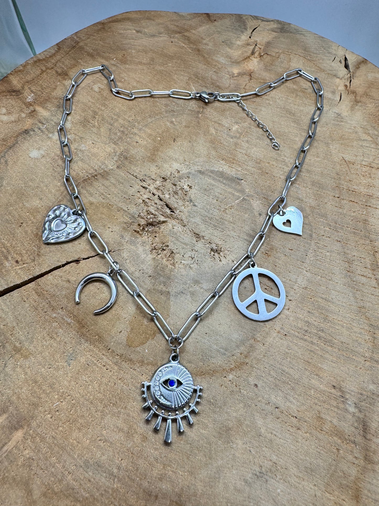 Collier Bohème Chic en Acier Inoxydable – Pendentifs Grigri Argentés