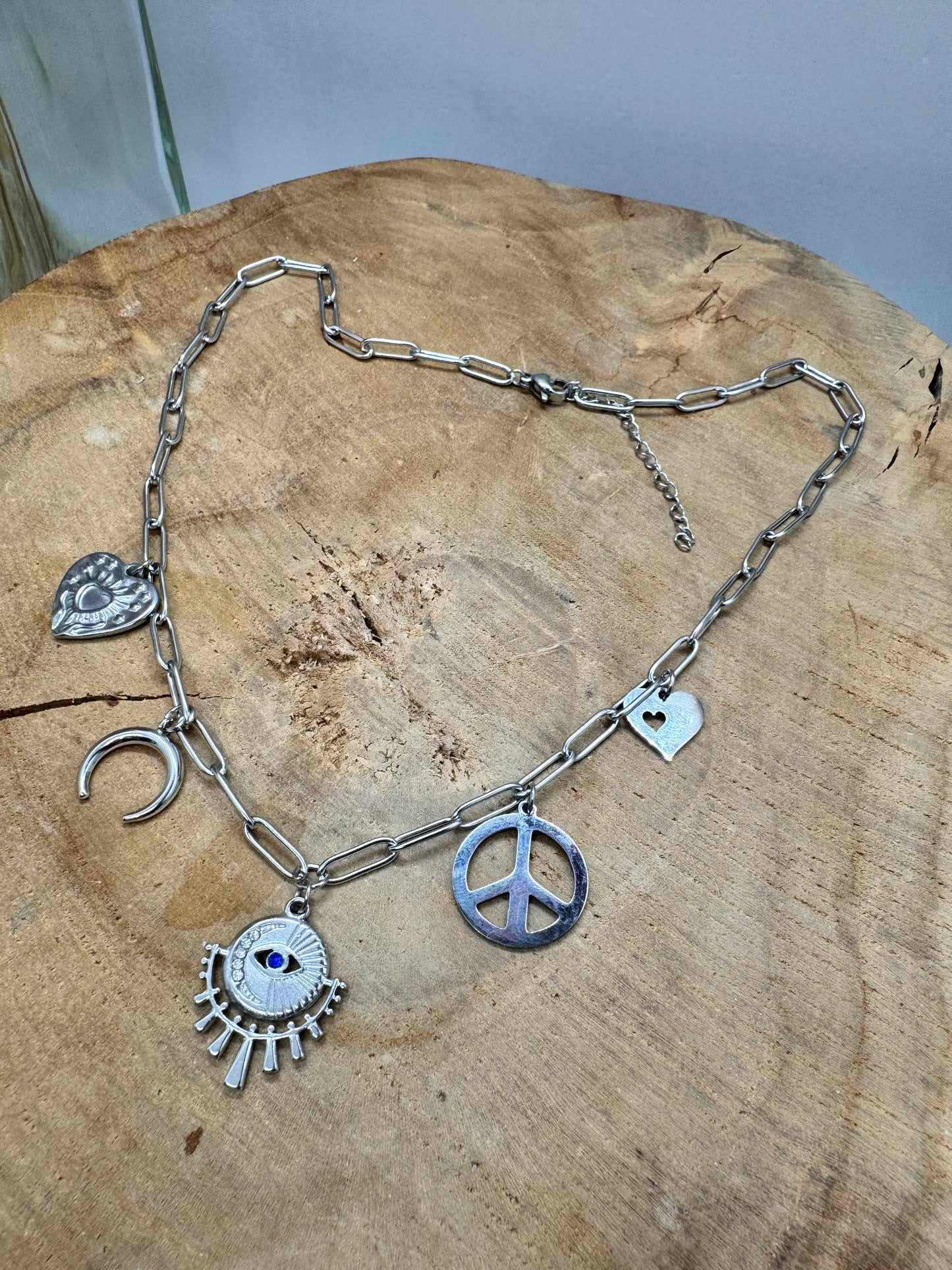 Collier Bohème Chic en Acier Inoxydable – Pendentifs Grigri Argentés