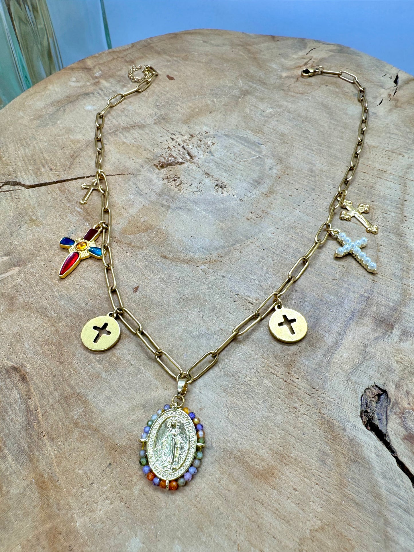 Collier à breloques grigri croix et médaille Marie