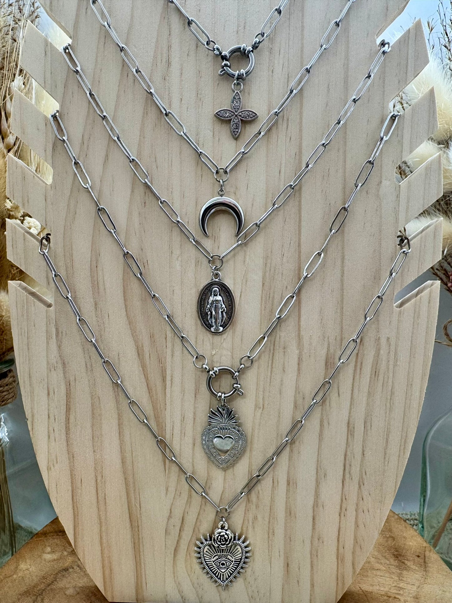 Collier tendance en acier inoxydable – Chaîne à gros maillons argenté et pendentif bohème chic tendance talisman