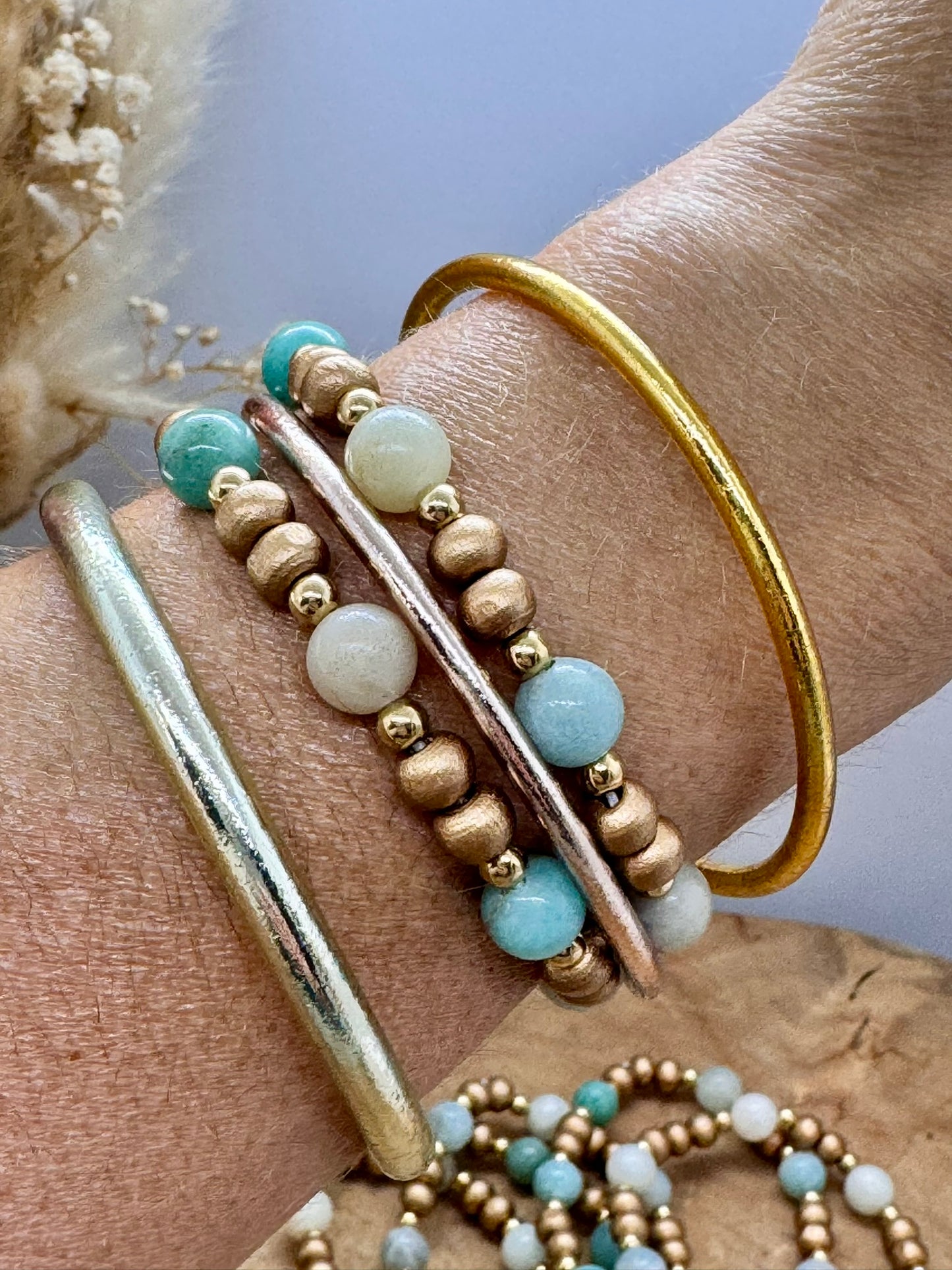 Bracelets en Pierre Amazonite et Bois Doré