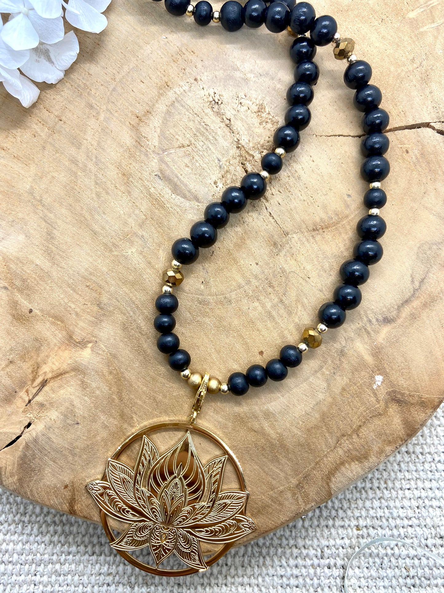 Sautoirs en bois pendentifs Lotus Acier Inoxydable