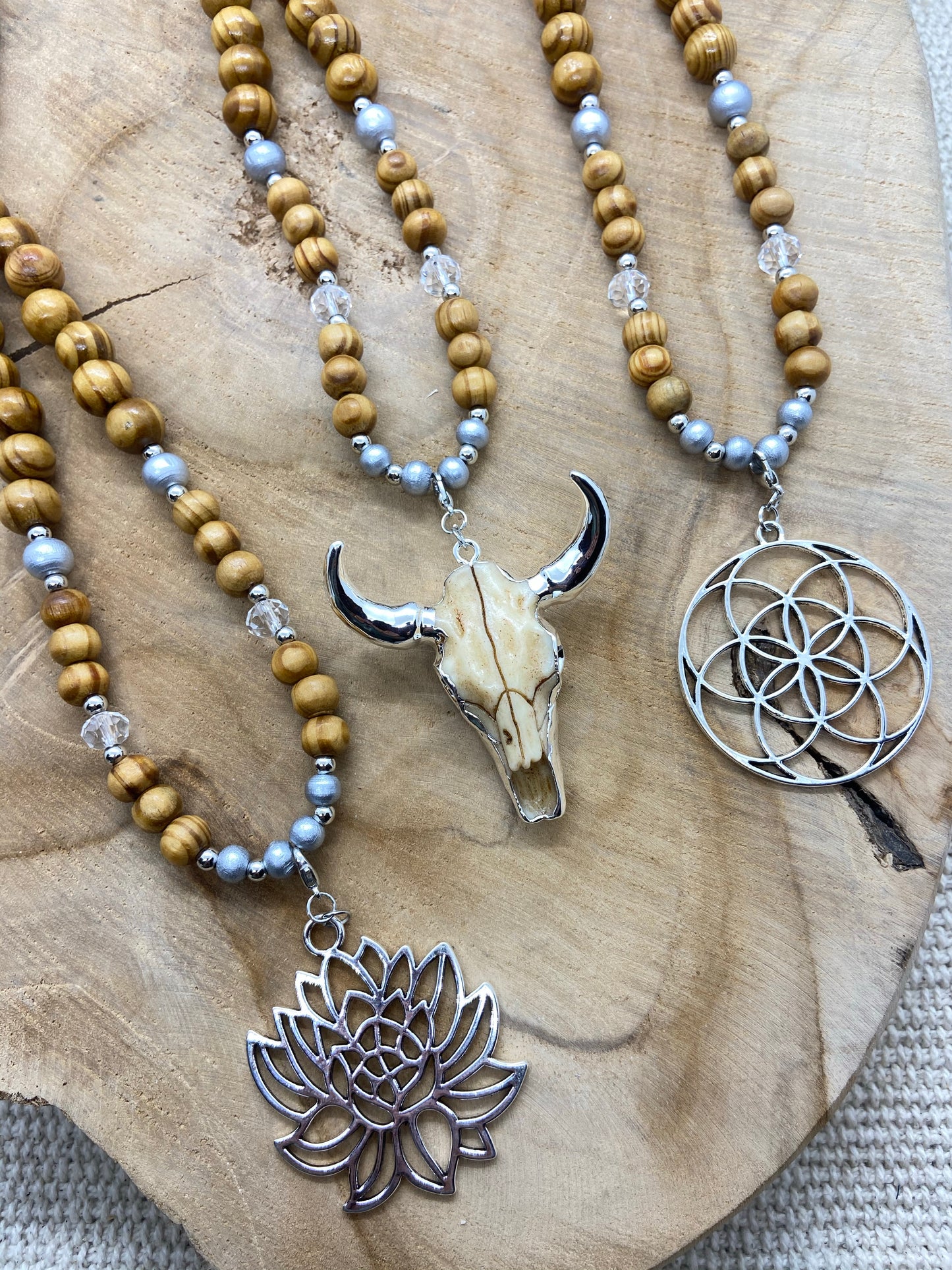 Sautoir en bois hippie chic pendentif Mandala