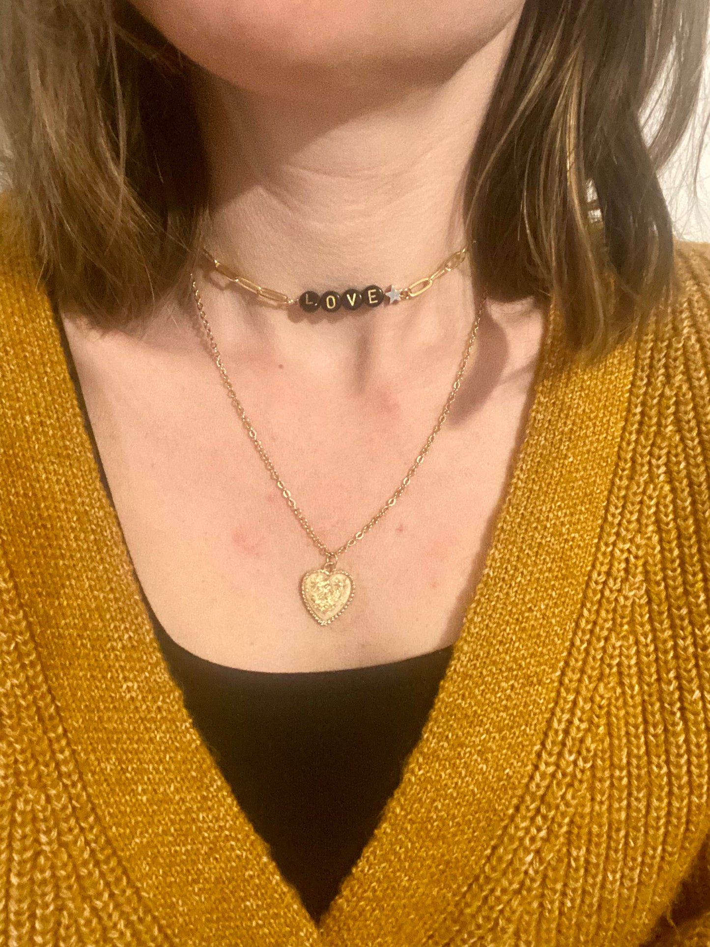 Chaîne fine en inox doré pendentif Coeur avec dorures