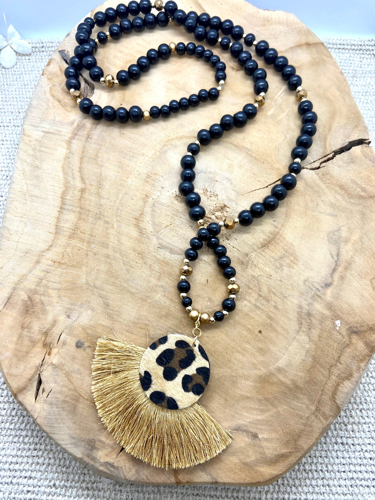 Sautoir Bohème en bois noir et doré