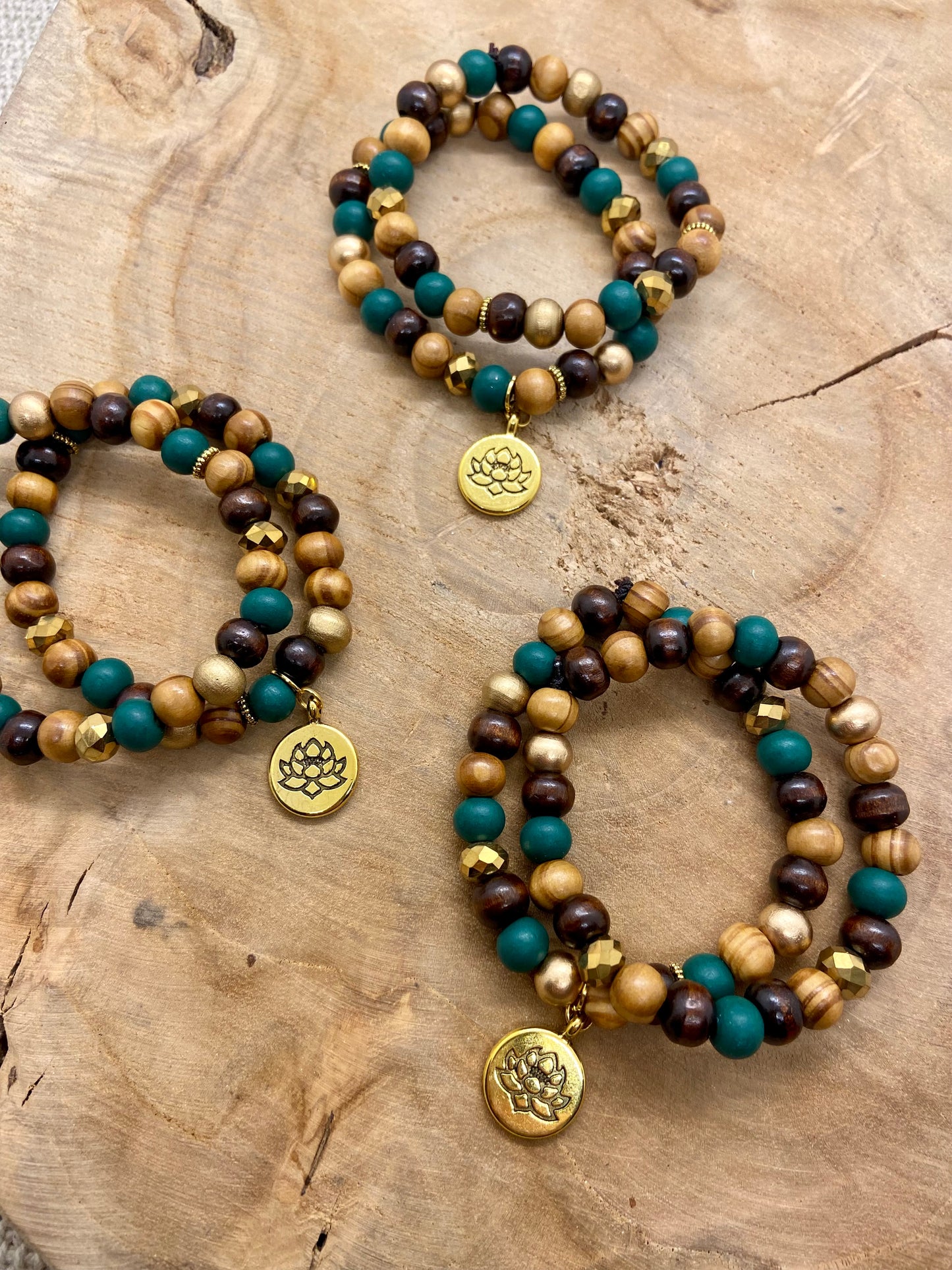 Lot de 2 bracelets bohème breloque Lotus
