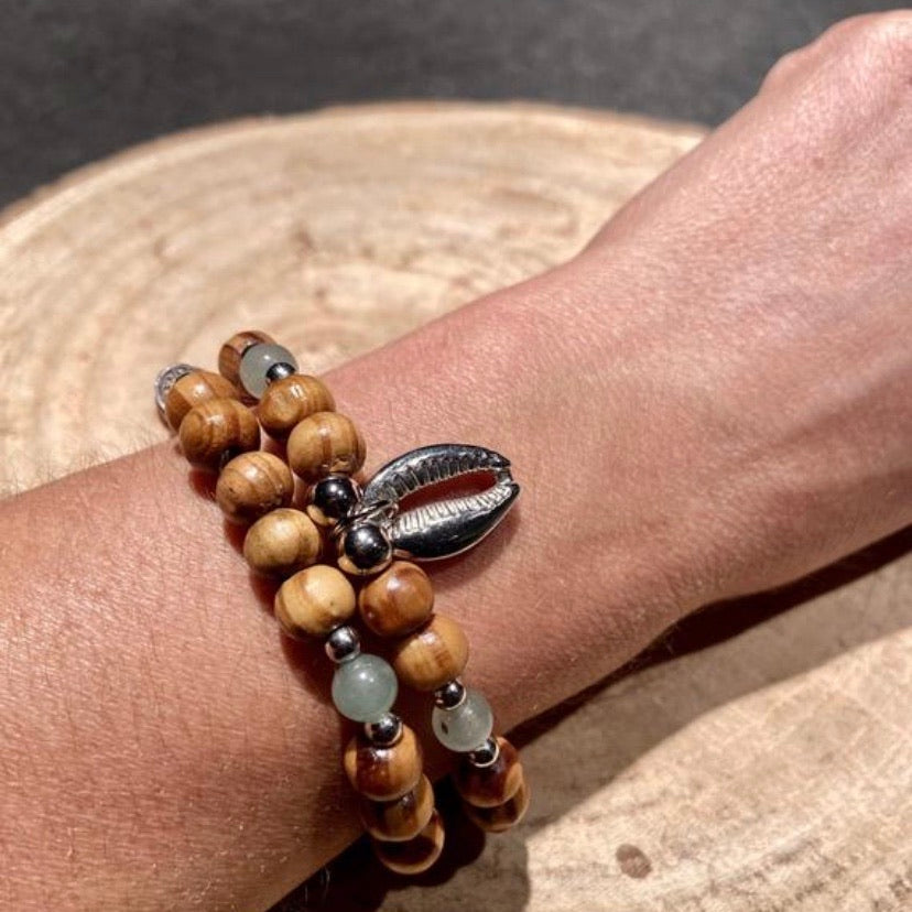 Ensemble de bracelets élastiques avec breloque plume, lotus ou coquillage
