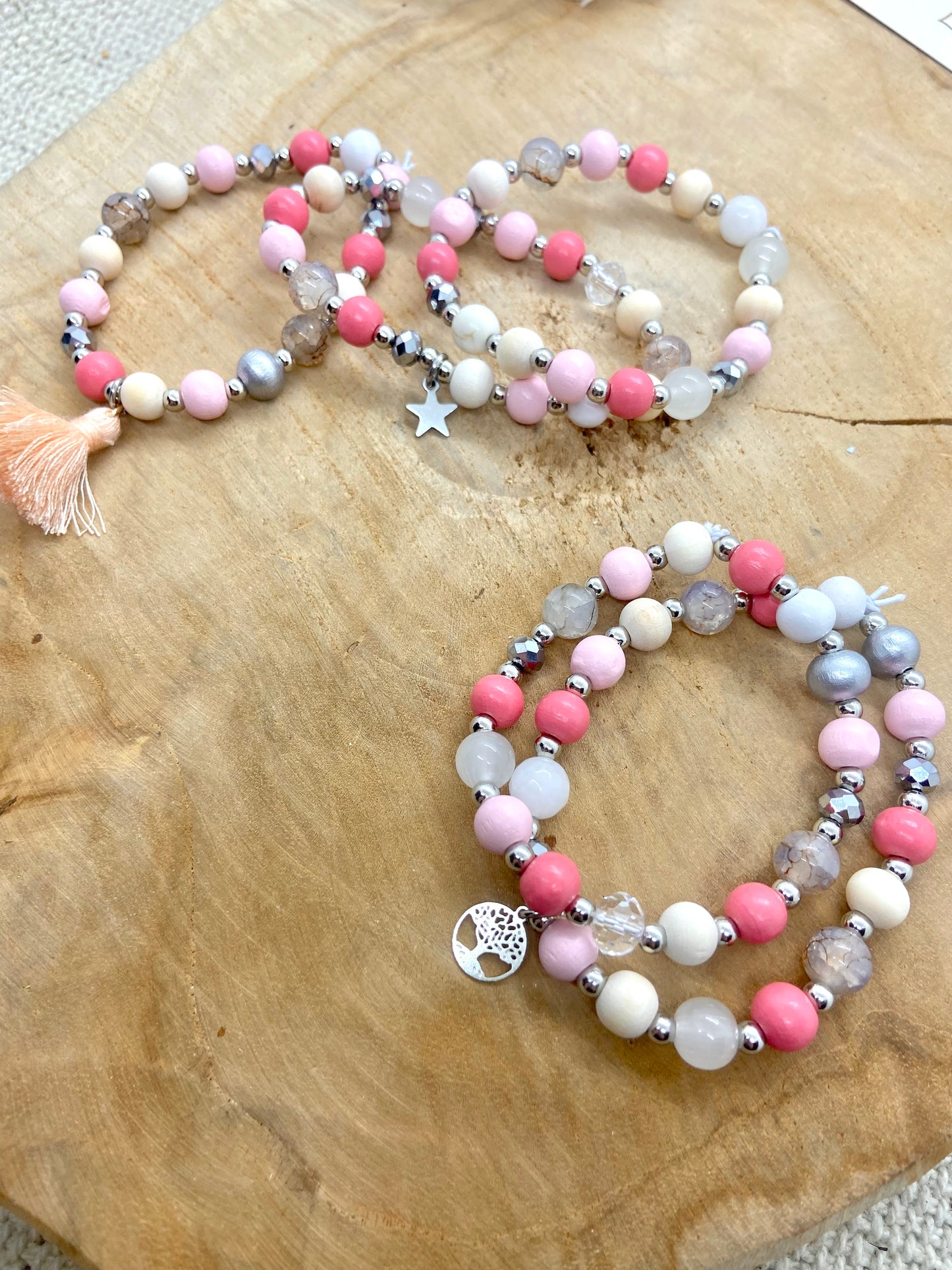 Bracelets Pierres et Verre Roses avec charm au choix