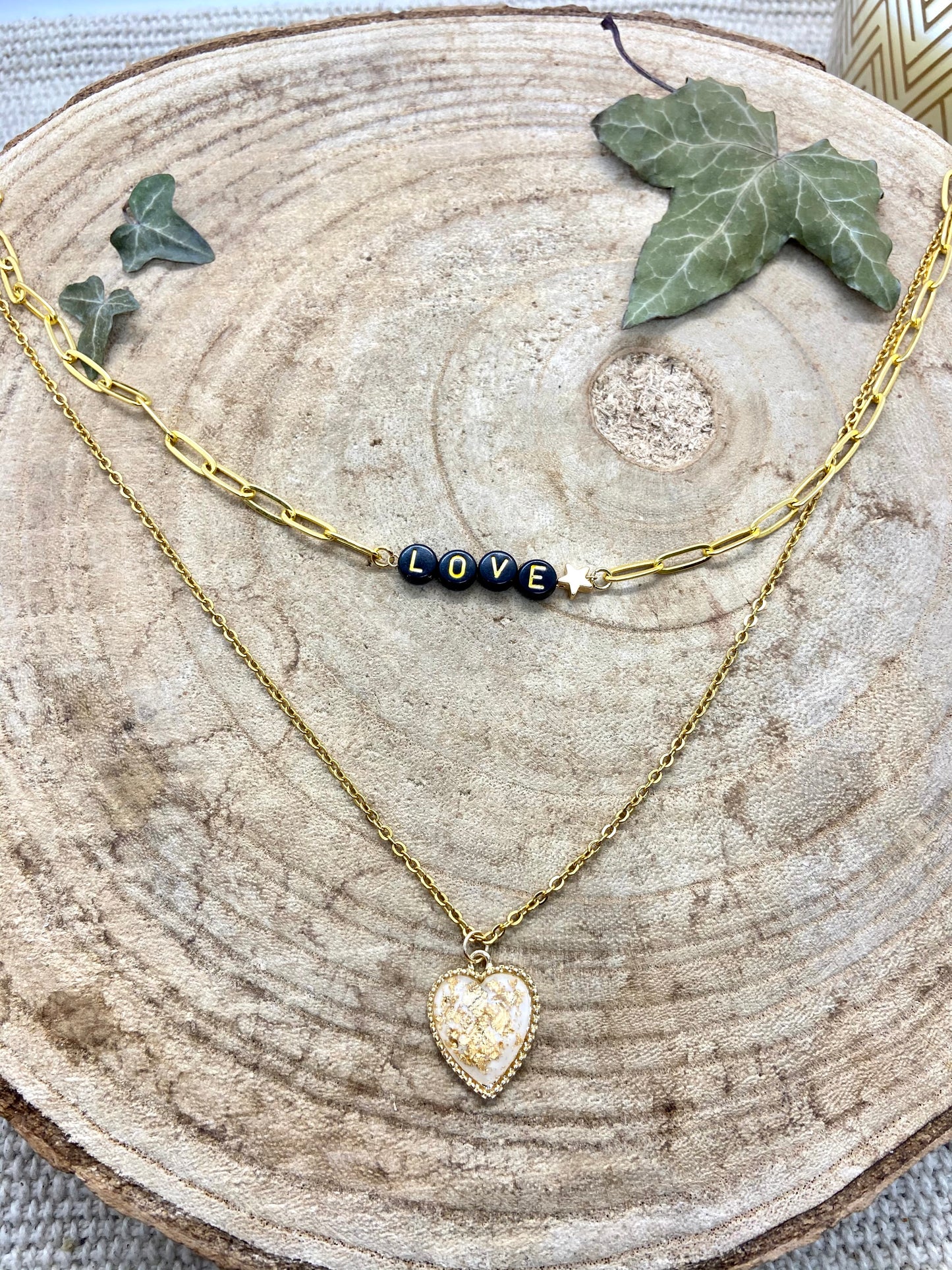 Chaîne fine en inox doré pendentif Coeur avec dorures
