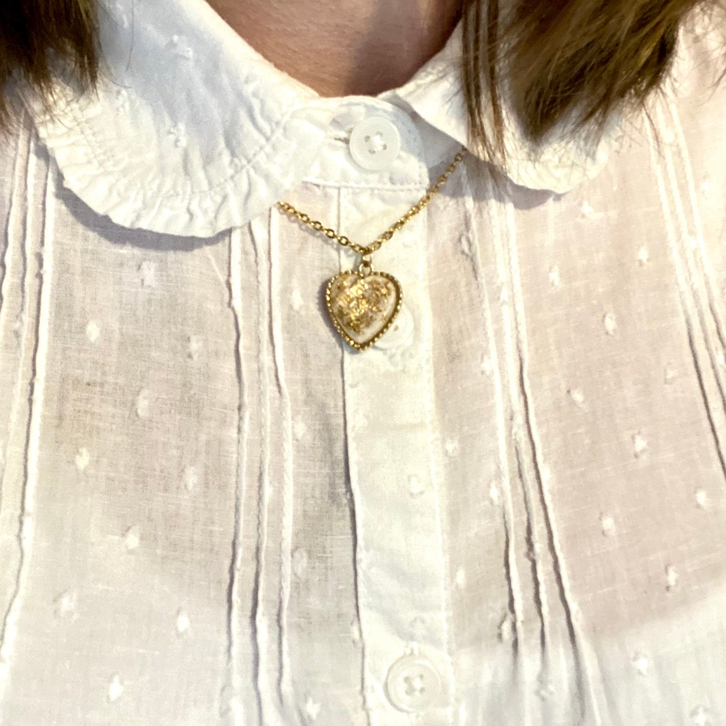 Chaîne fine en inox doré pendentif Coeur avec dorures