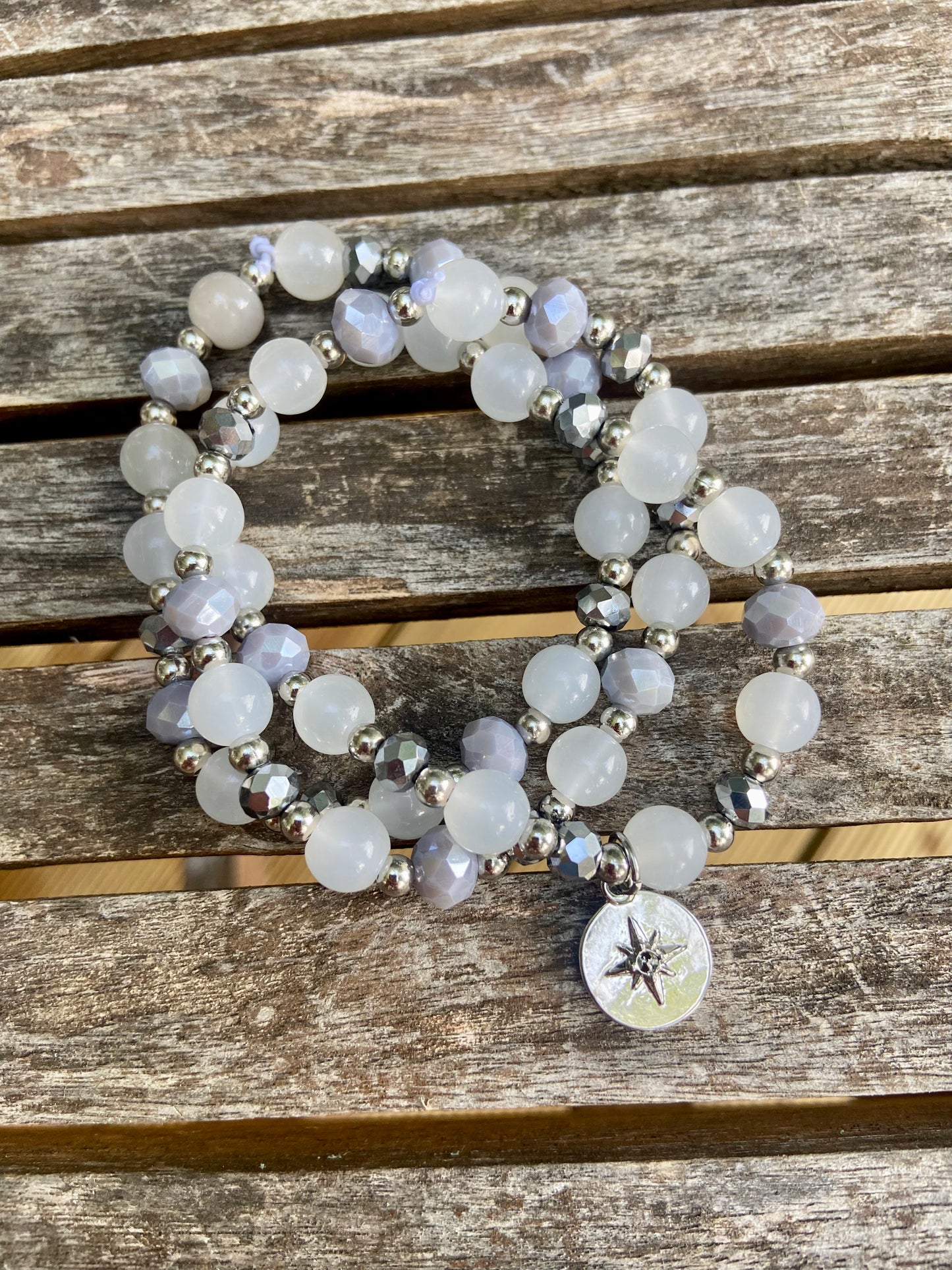 Bracelets en verre et en strass