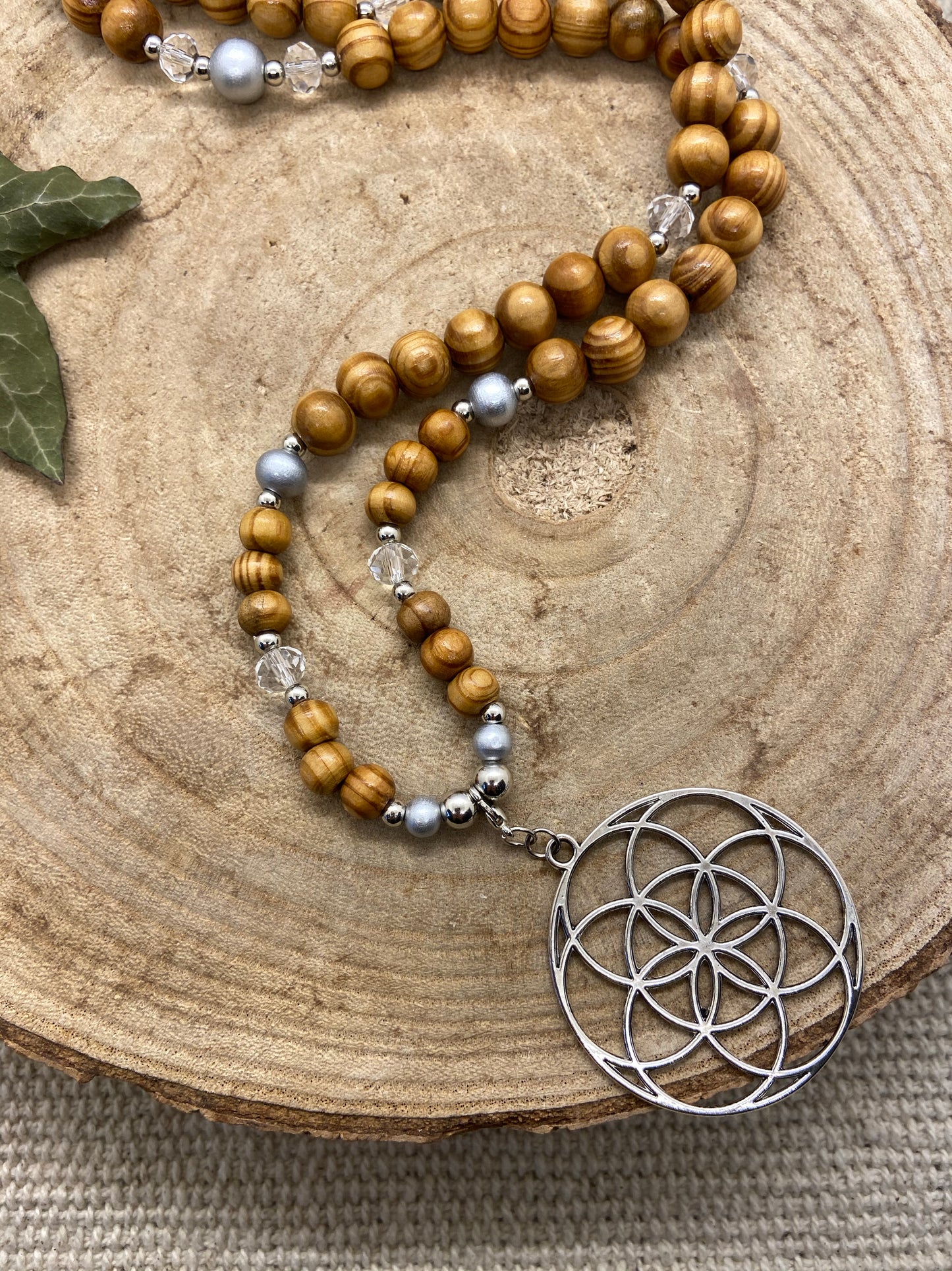 Sautoir en bois hippie chic pendentif Mandala