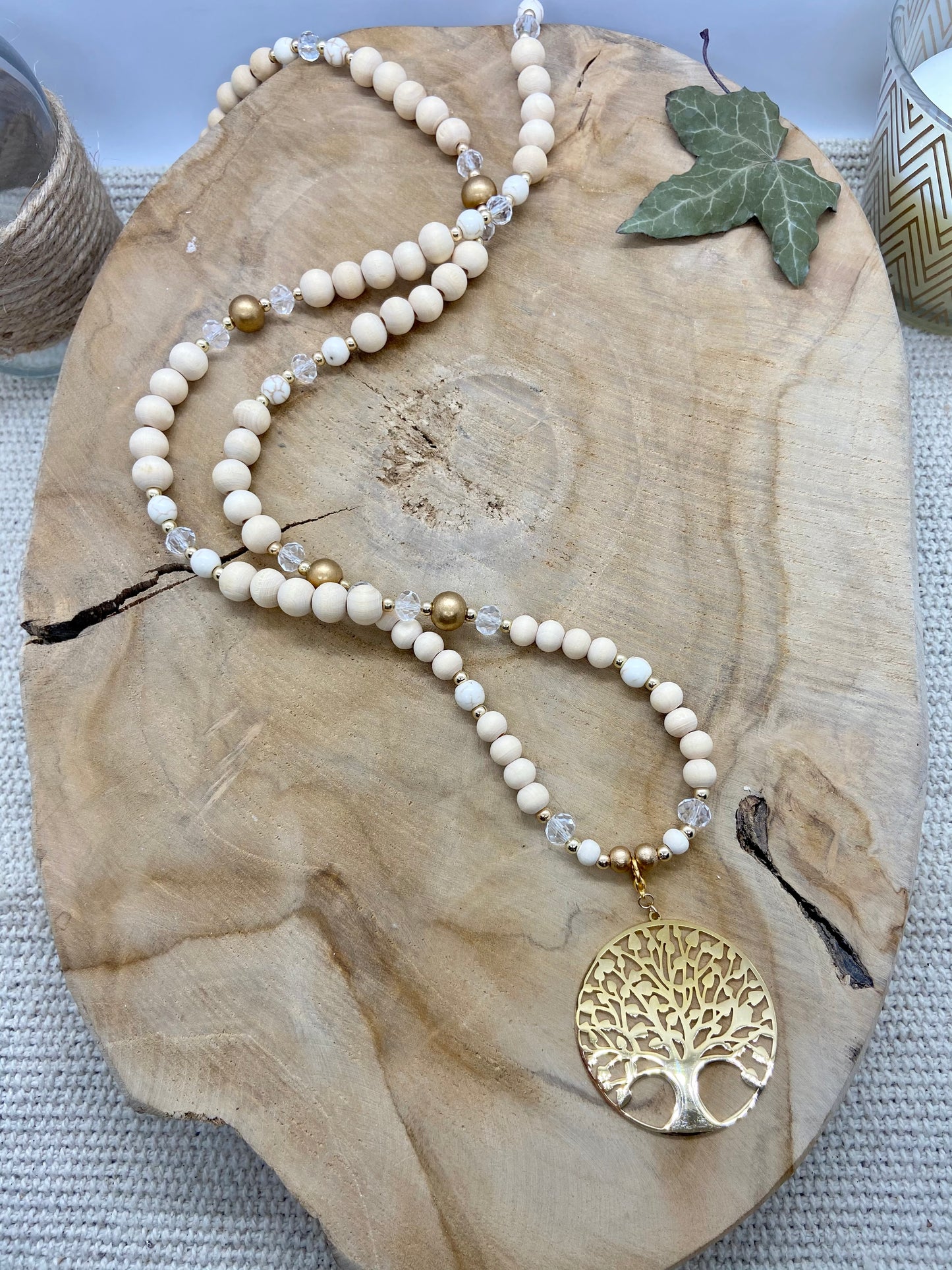 Sautoir en bois naturel pendentif arbre de vie doré