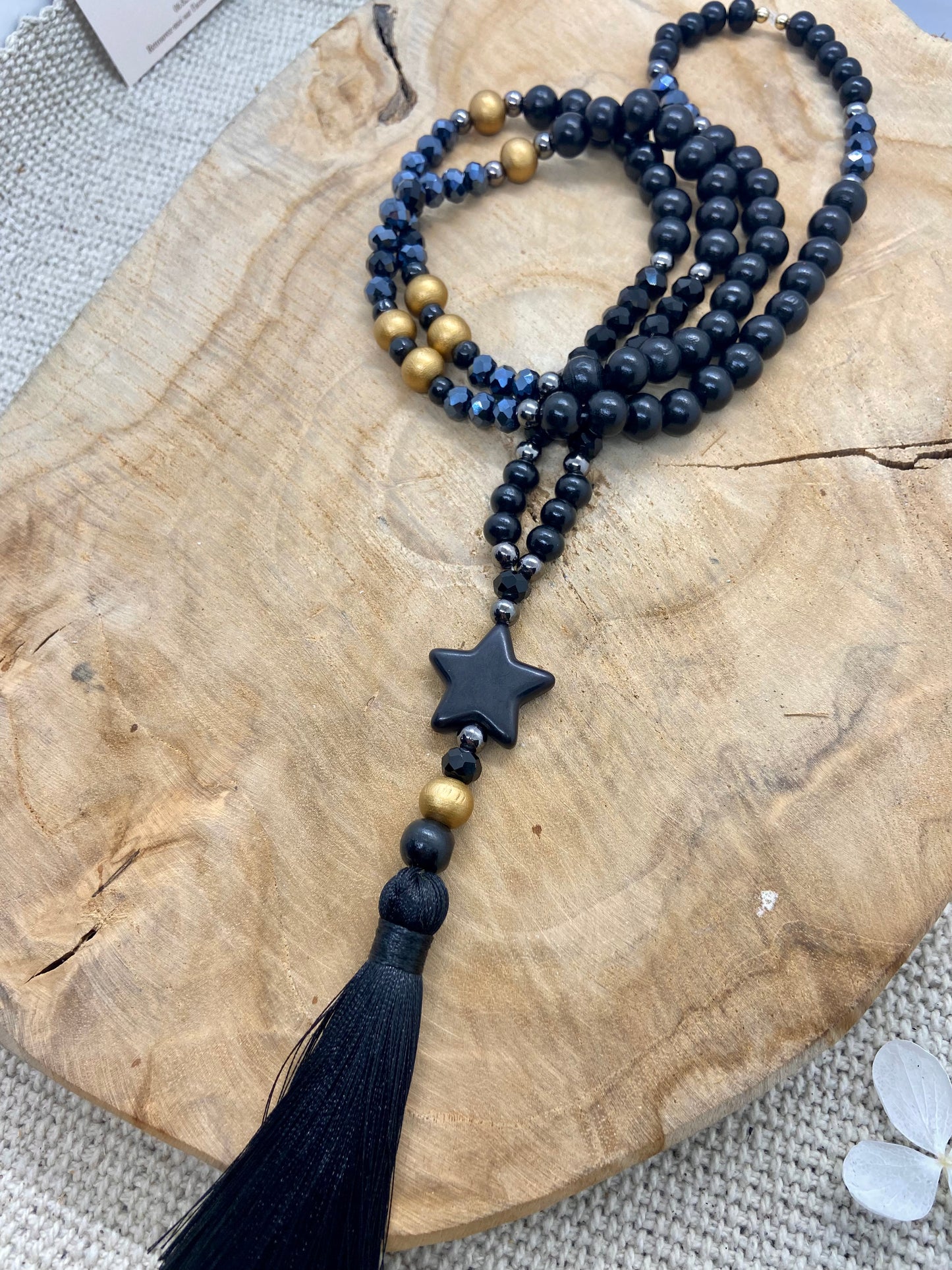 Sautoir en bois noir pendentif pompon