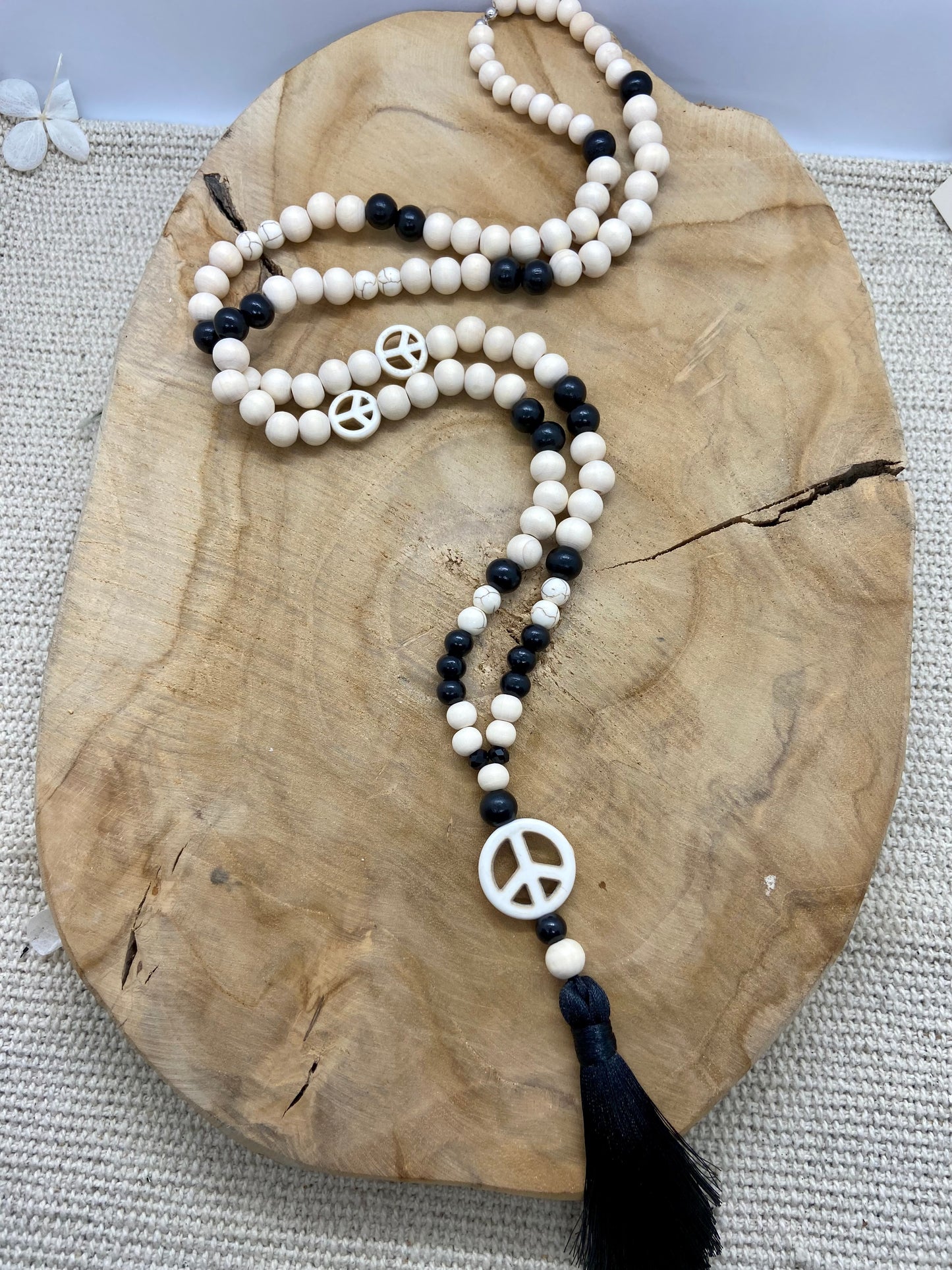 Sautoir bohème chic en bois pendentif Peace & Love