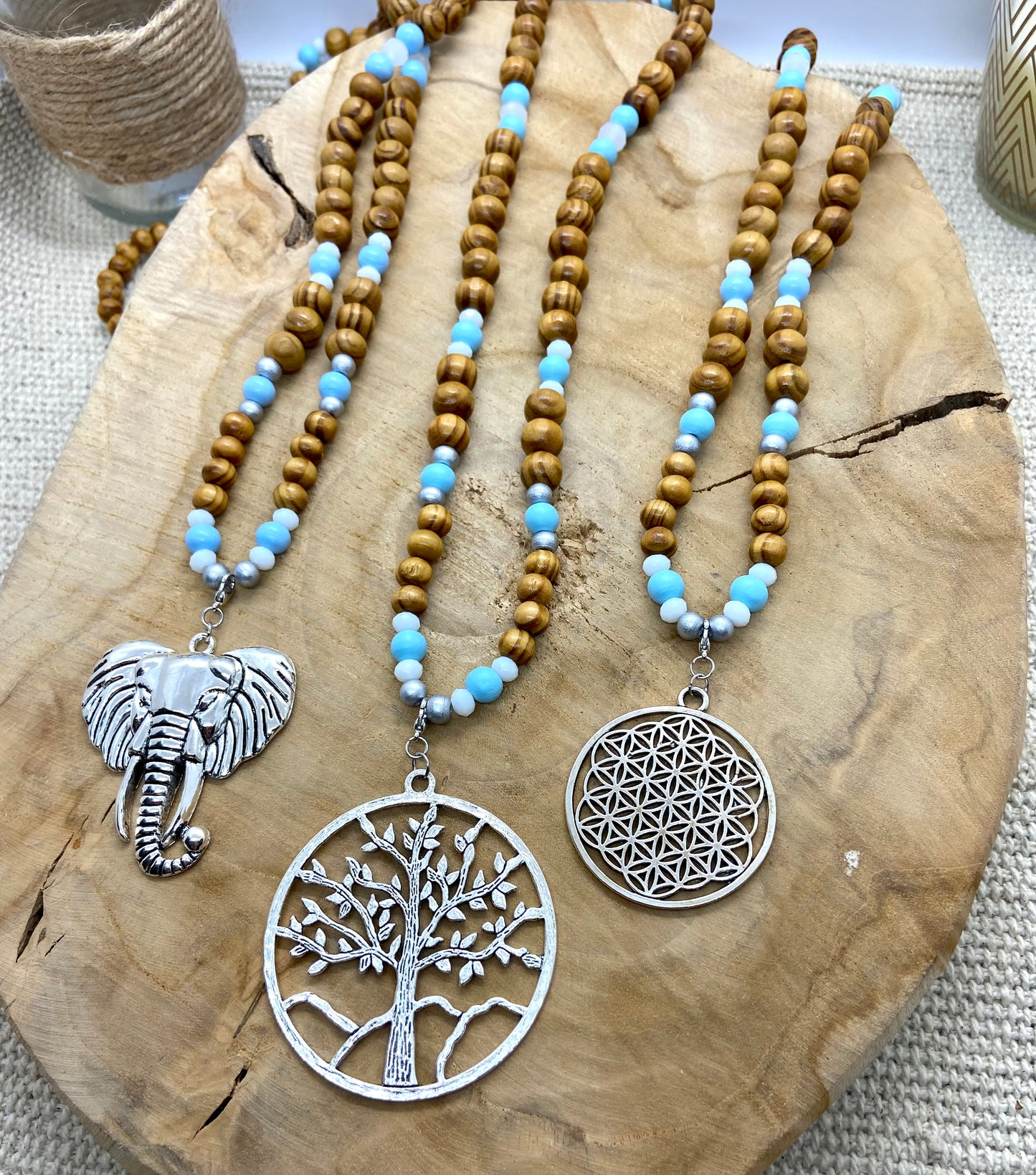 Sautoir en bois bohème chic pendentif argenté