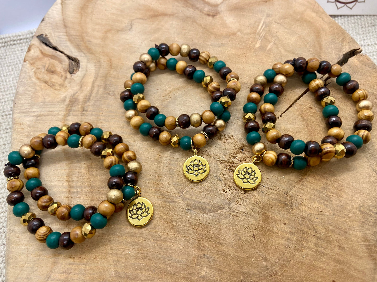 Lot de 2 bracelets bohème breloque Lotus