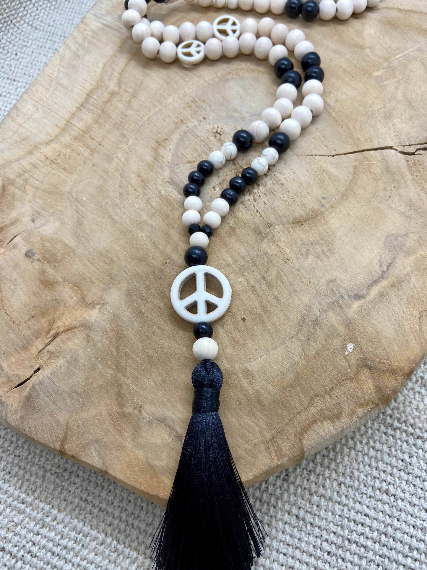 Sautoir bohème chic en bois pendentif Peace & Love