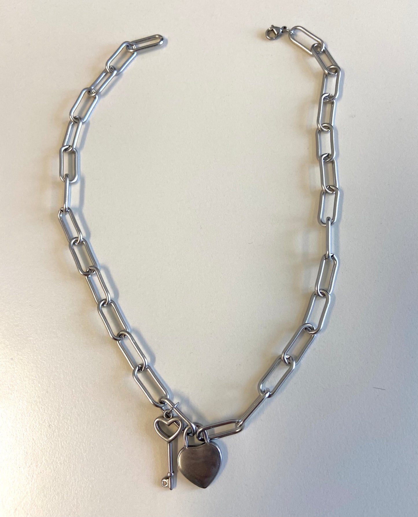 Chaîne gros maillons raz du cou pendentif Cadenas