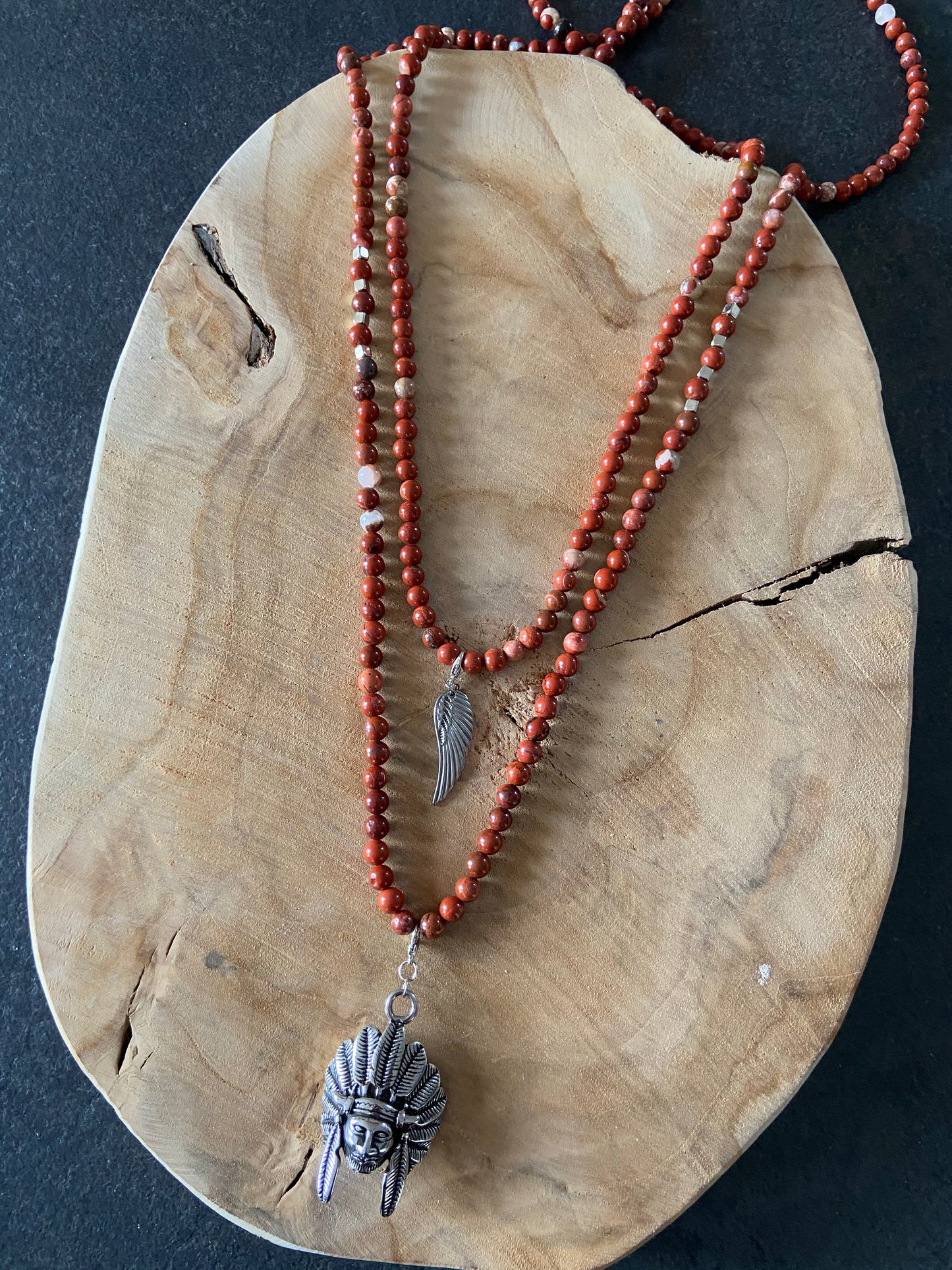 Sautoir en pierre naturelle Jaspe Rouge et pendentif Indien