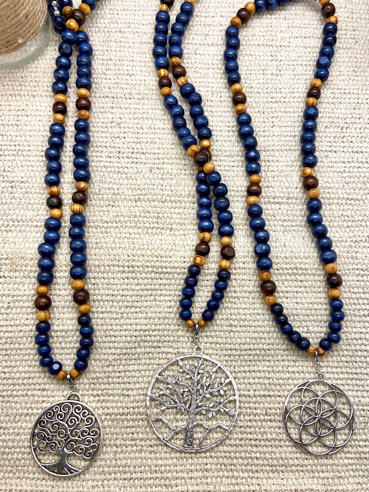 Sautoir en bois bohème chic pendentif mandala