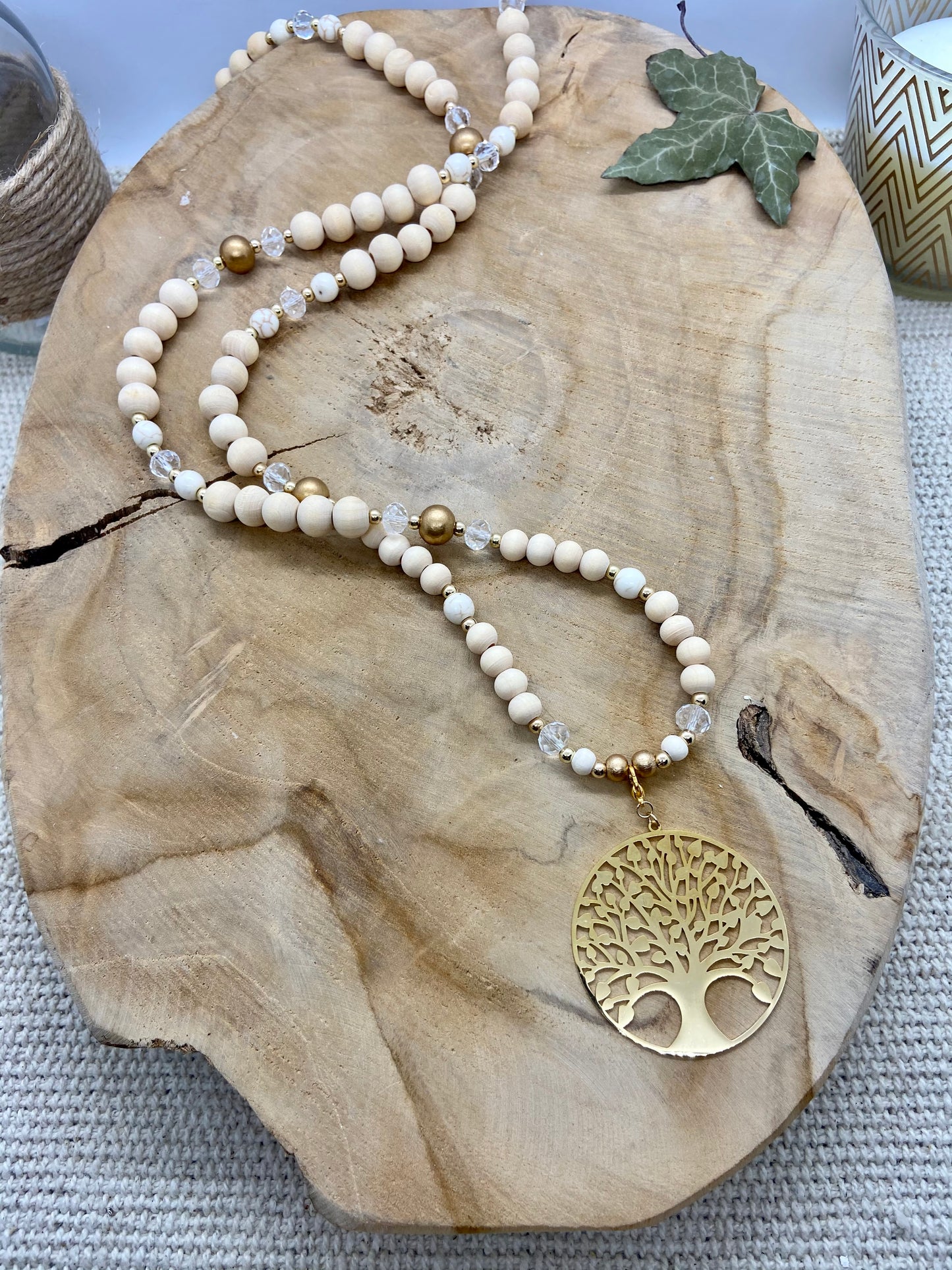 Sautoir en bois naturel pendentif arbre de vie doré
