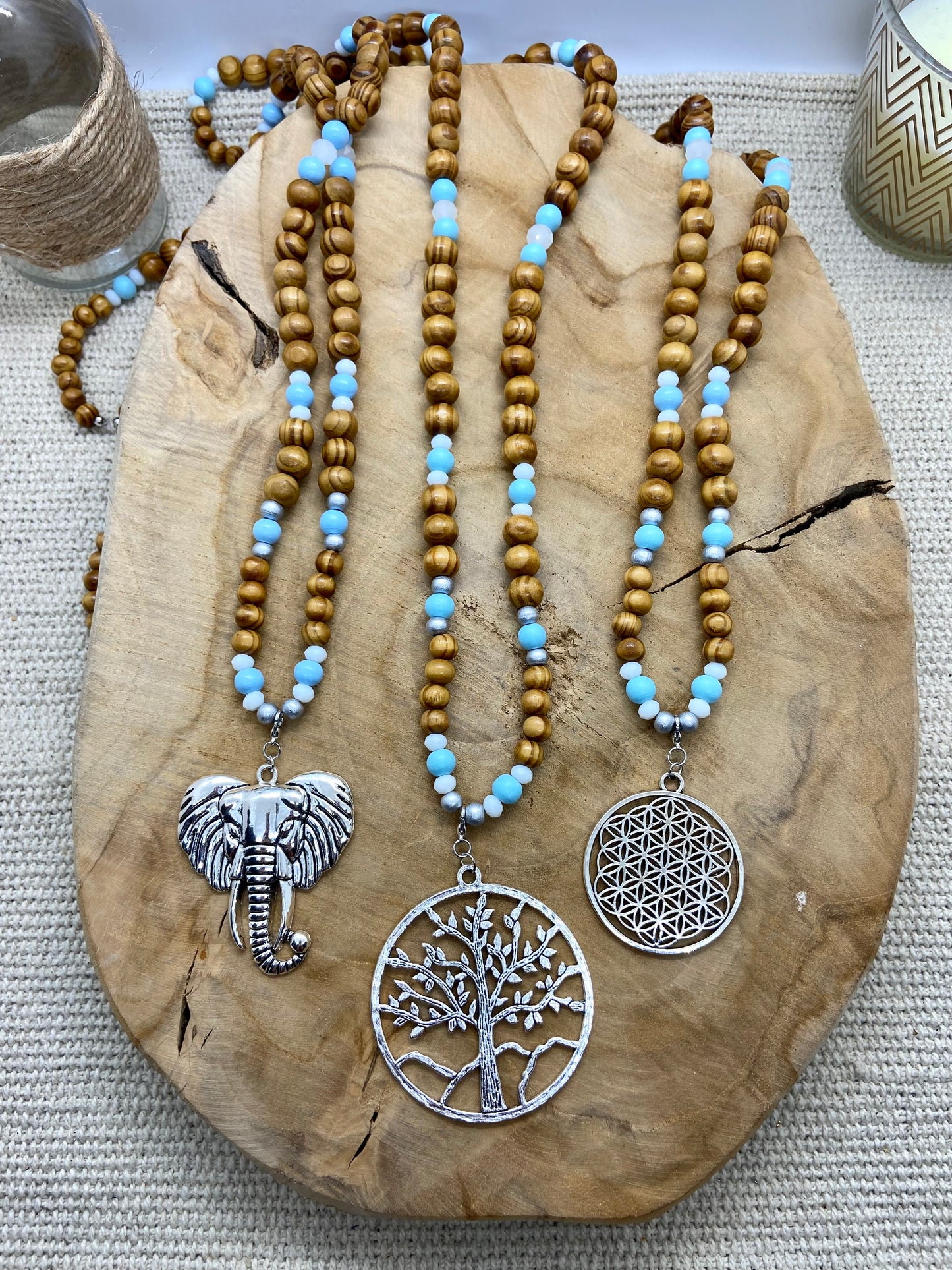 Sautoir en bois bohème chic pendentif argenté