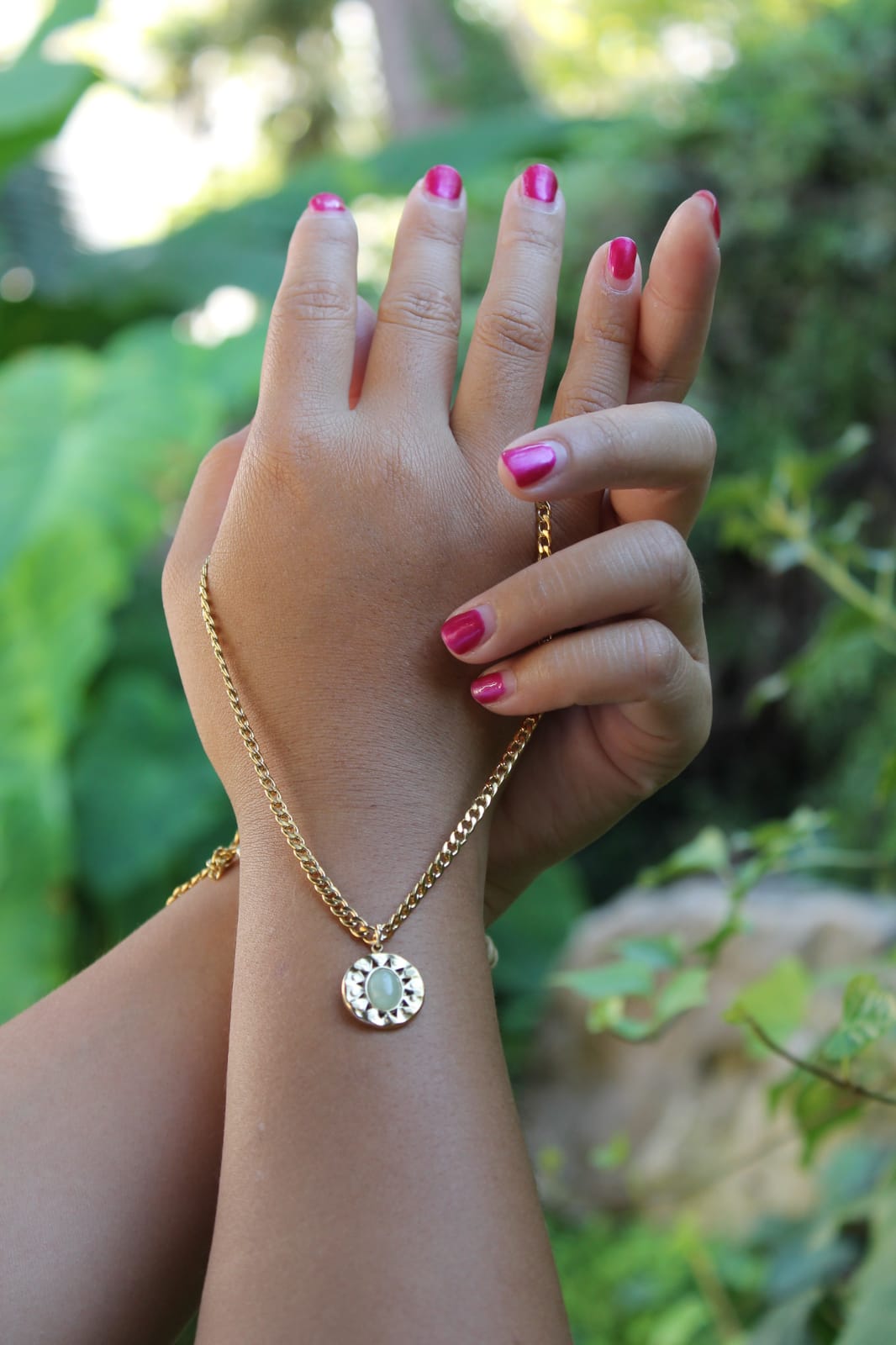 Collection de collier chaînes gourmettes inox et pendentif cabochon couleur au choix