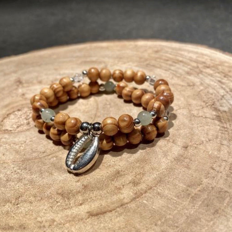 Ensemble de bracelets élastiques avec breloque plume, lotus ou coquillage