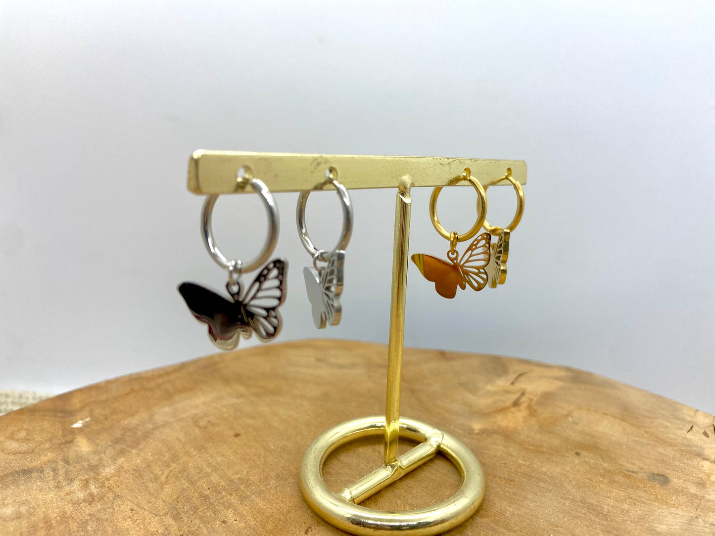 Boucles d’oreilles créoles pendant papillon