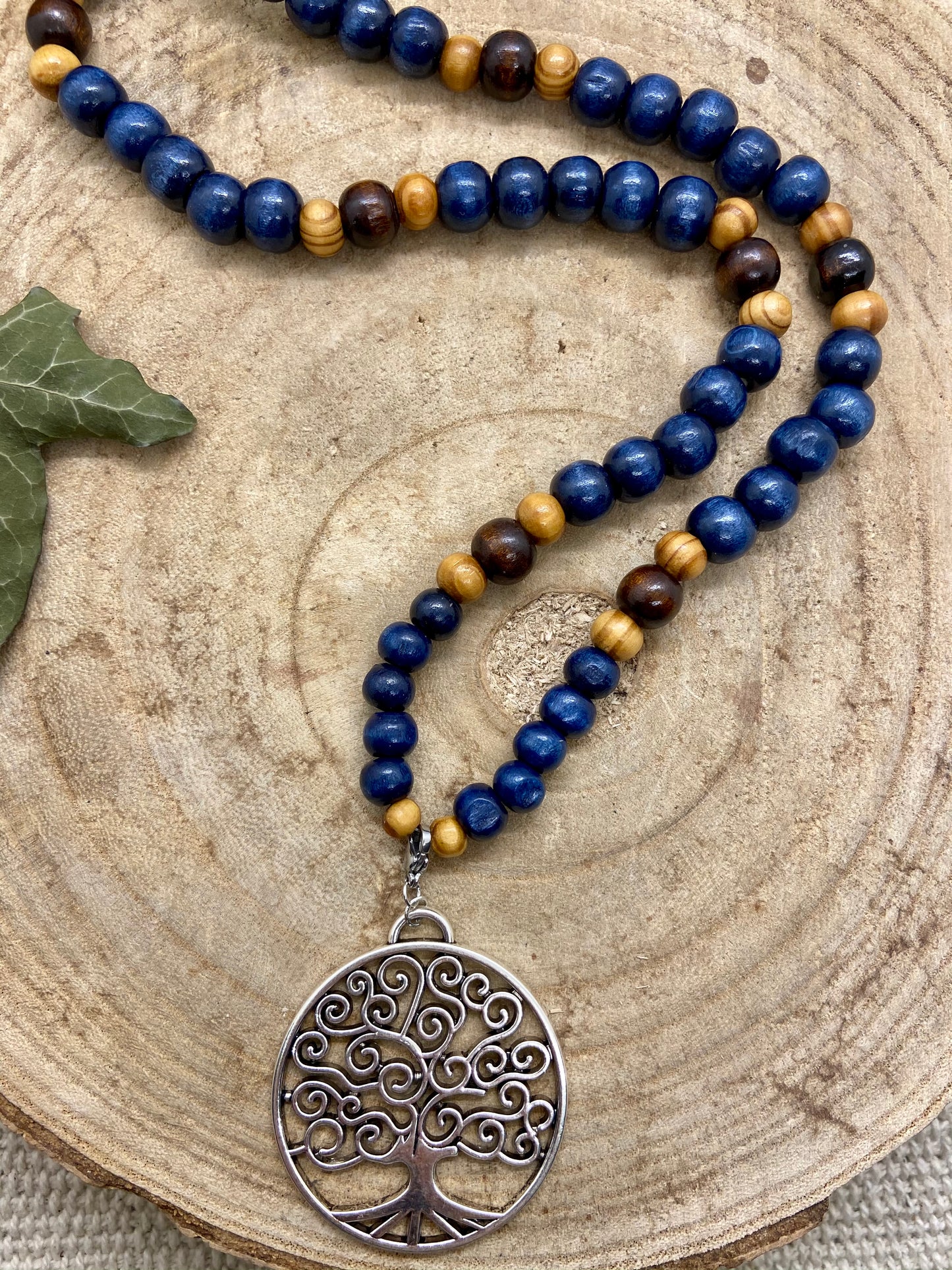 Sautoir en bois bohème chic pendentif mandala