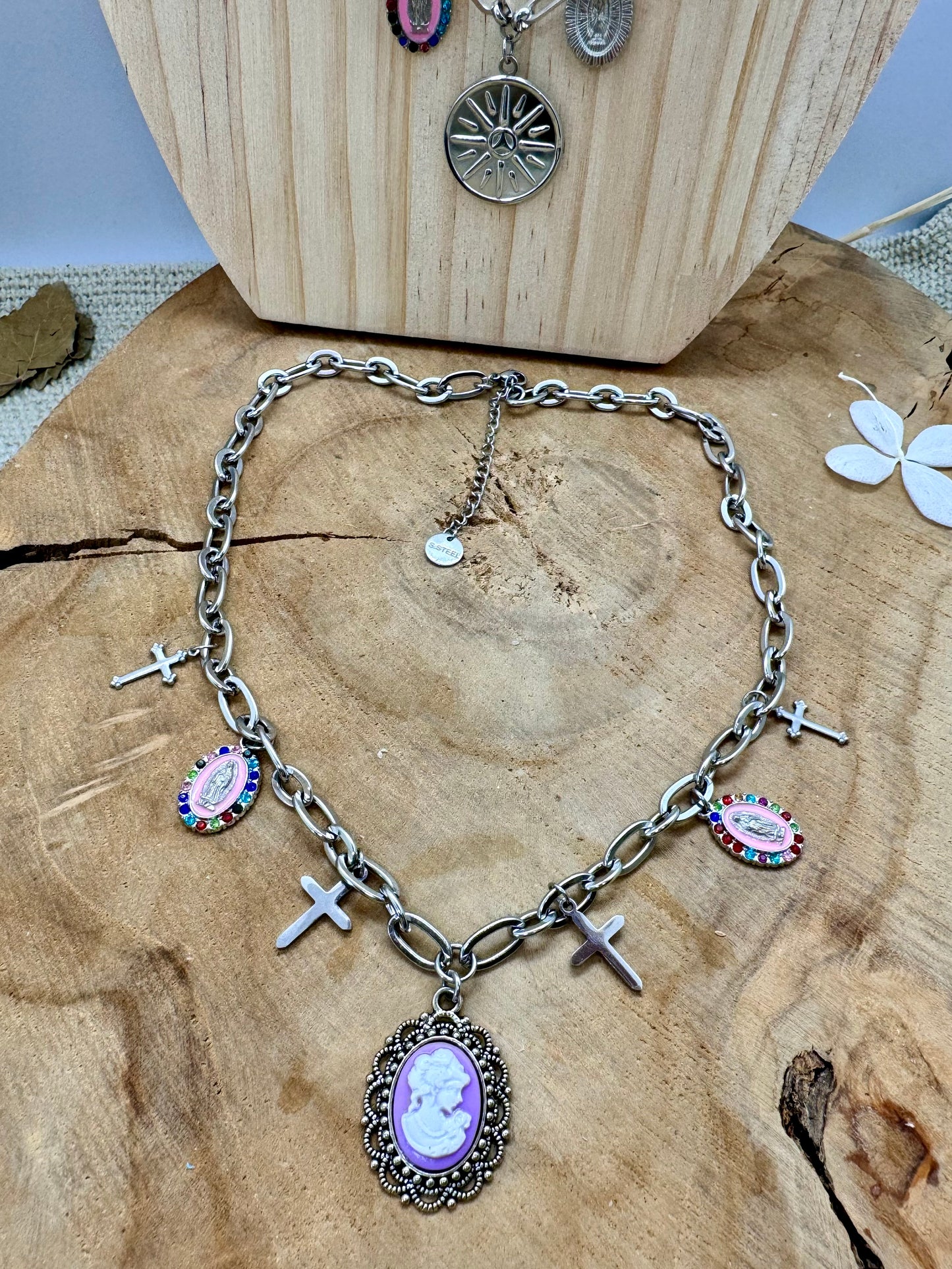 Collier acier inoxydable avec breloques talisman pendentif Médaille Camée Violette