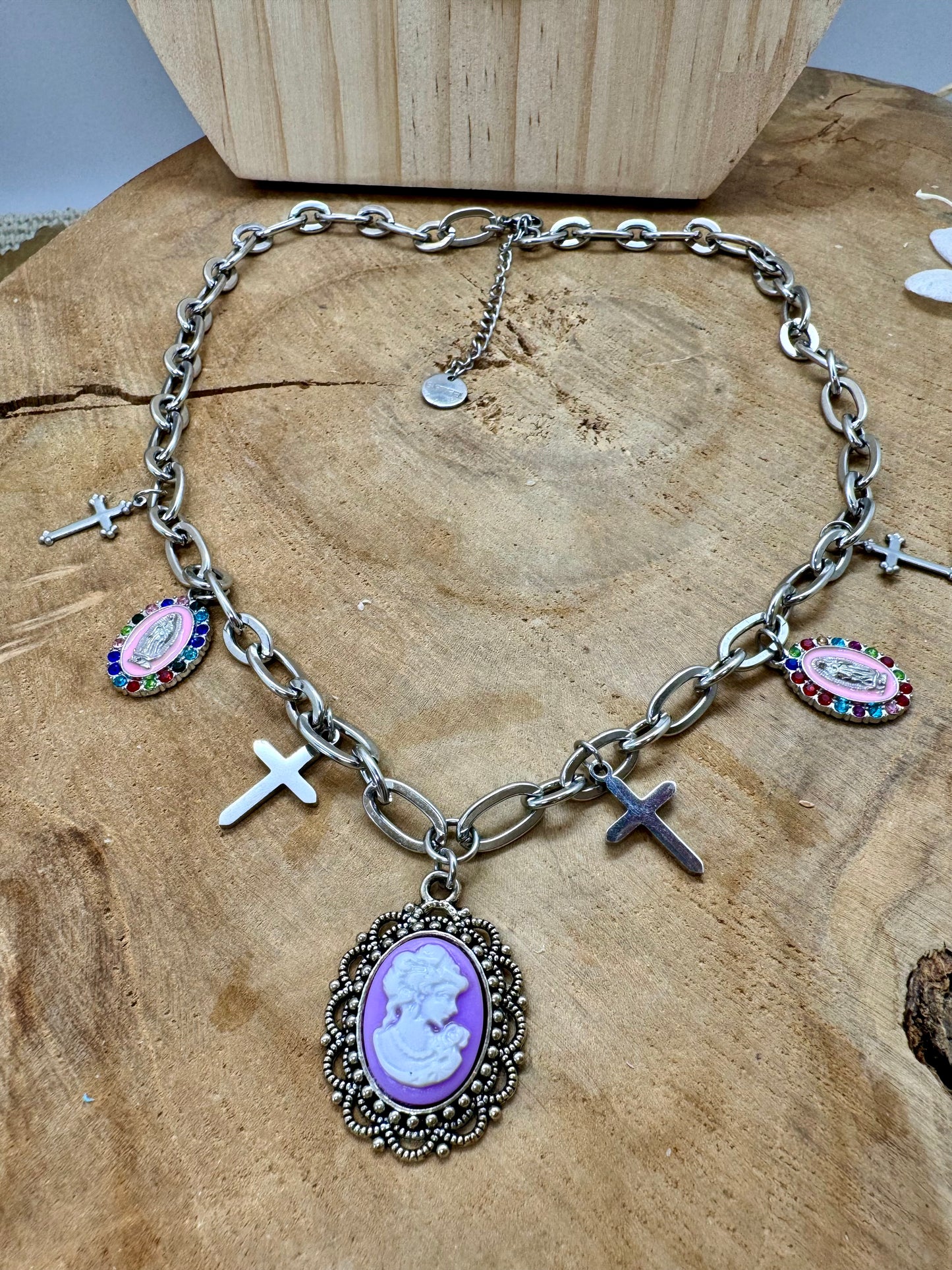 Collier acier inoxydable avec breloques talisman pendentif Médaille Camée Violette