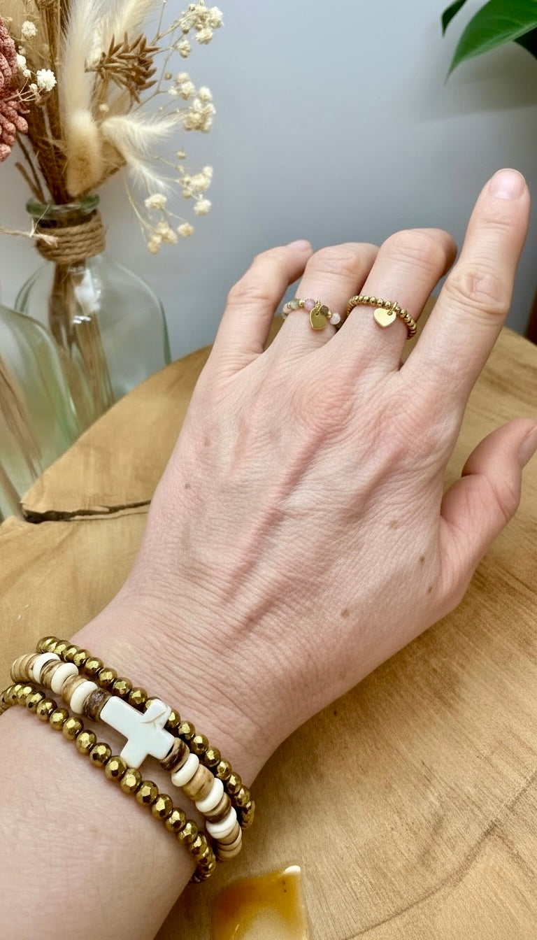 Collection Printemps 2026 – Bracelets élastiques en bois & pyrite, bagues en acier inoxydable et pierres naturelles