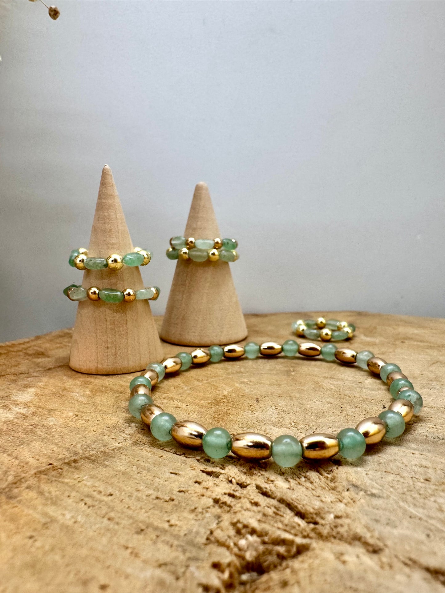 Collection de bijoux Délicats et fins en Aventurine & Hématite dorée – Bague et bracelet assortis