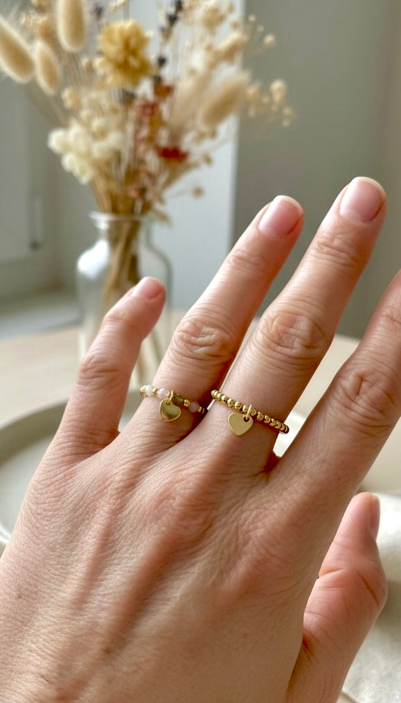 Collection Printemps 2026 – Bracelets élastiques en bois & pyrite, bagues en acier inoxydable et pierres naturelles