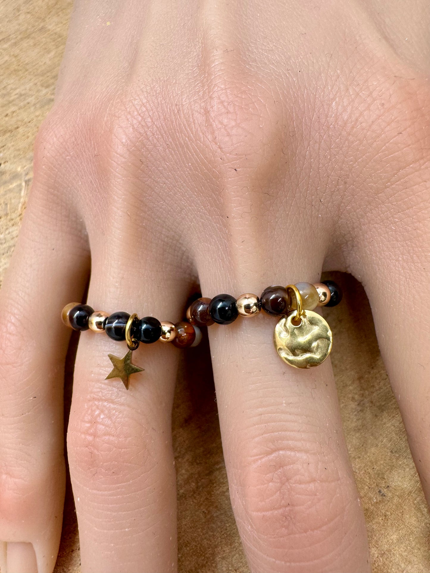 Collection de bijoux élastiques, bracelets et bagues élastiques en Agate Rouge & Marron