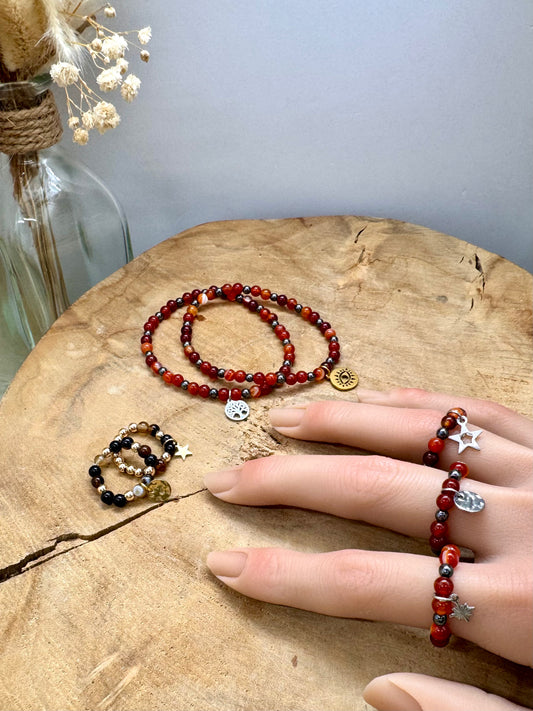 Collection de bijoux élastiques, bracelets et bagues élastiques en Agate Rouge & Marron