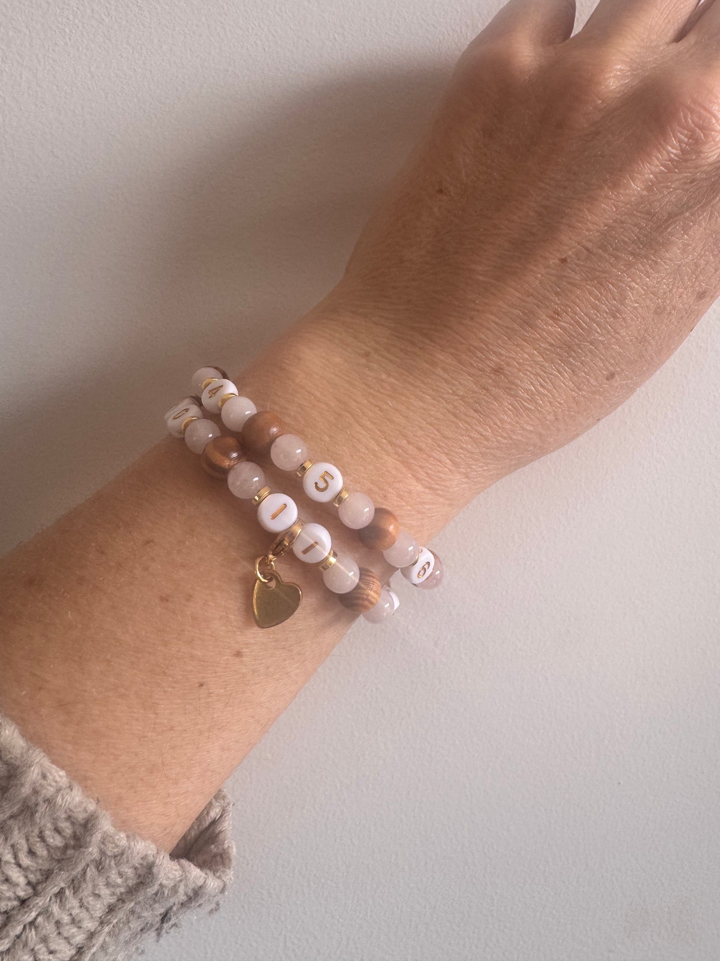 Bracelet d’allaitement en bois & quartz rose