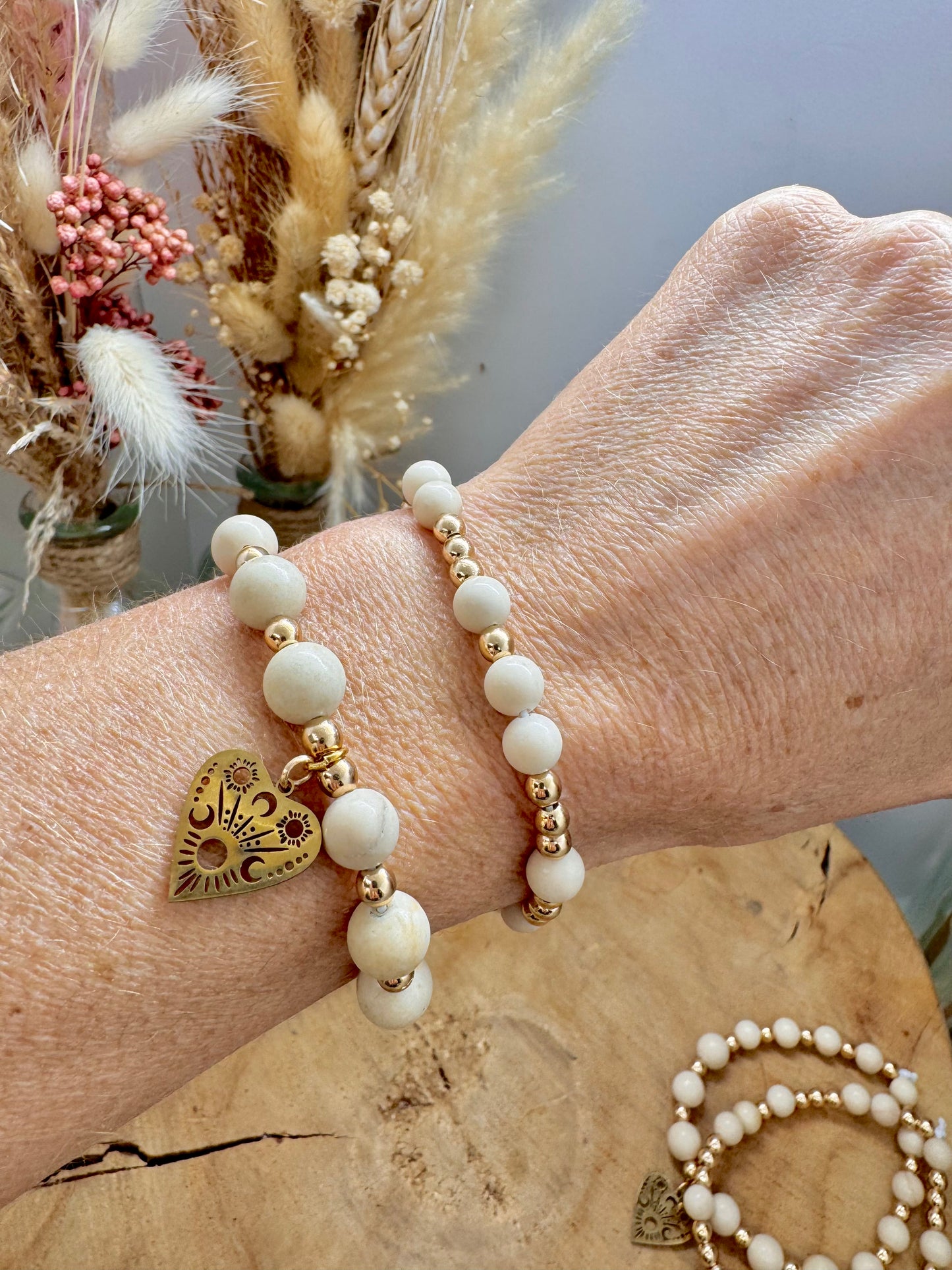 Bracelets en pierre naturelle blanche et acier inoxydable : Cœur mystique