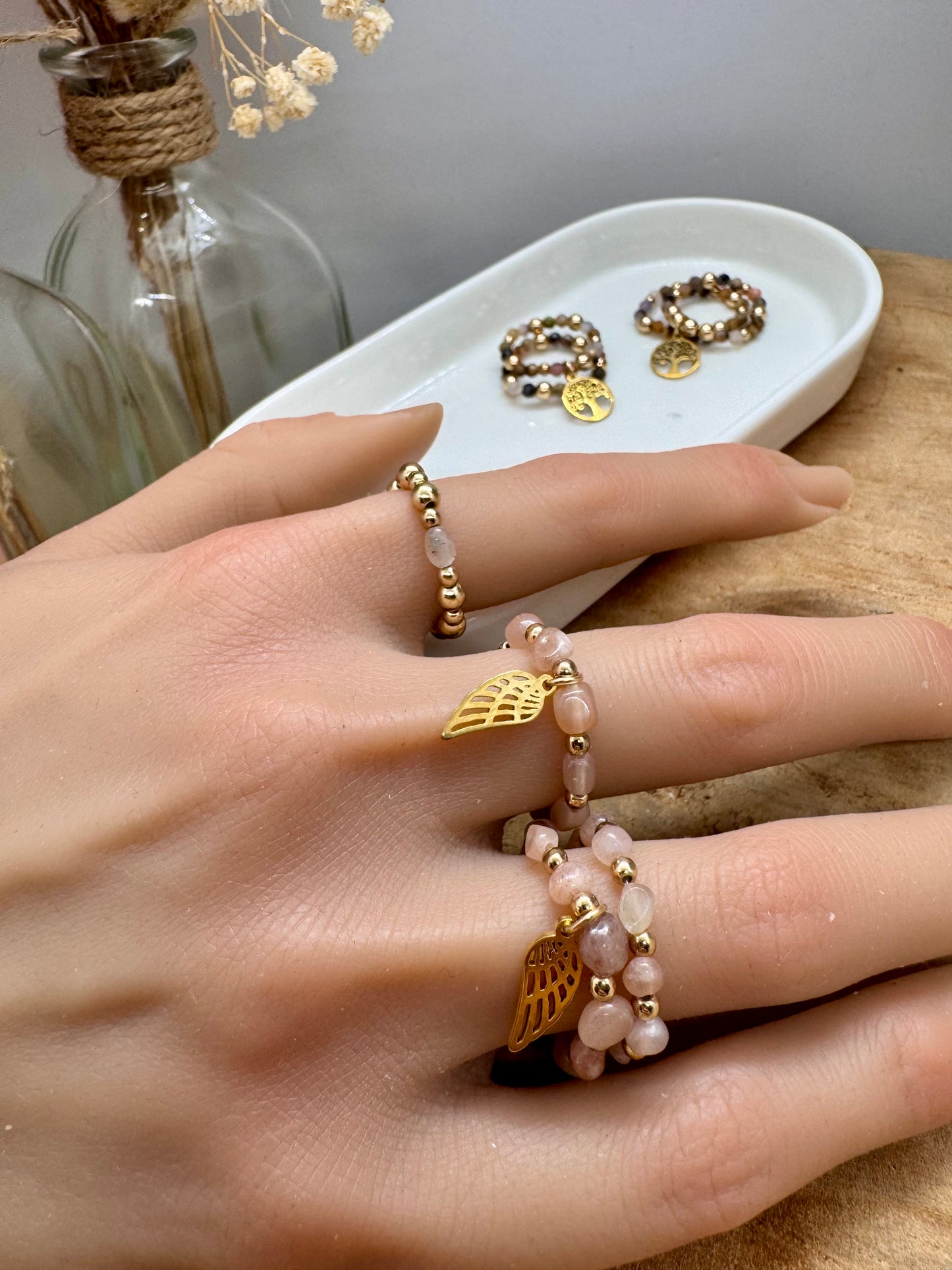 Collection de bracelets et de bagues élastiques en Tourmaline & Calcédoine