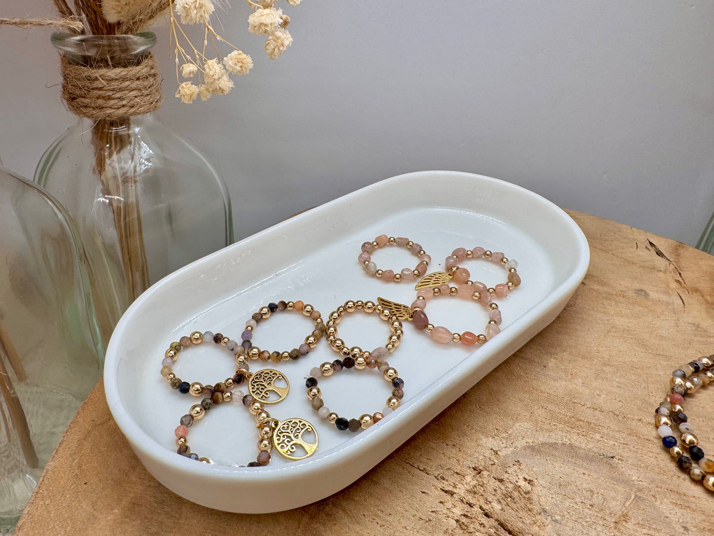 Collection de bracelets et de bagues élastiques en Tourmaline & Calcédoine