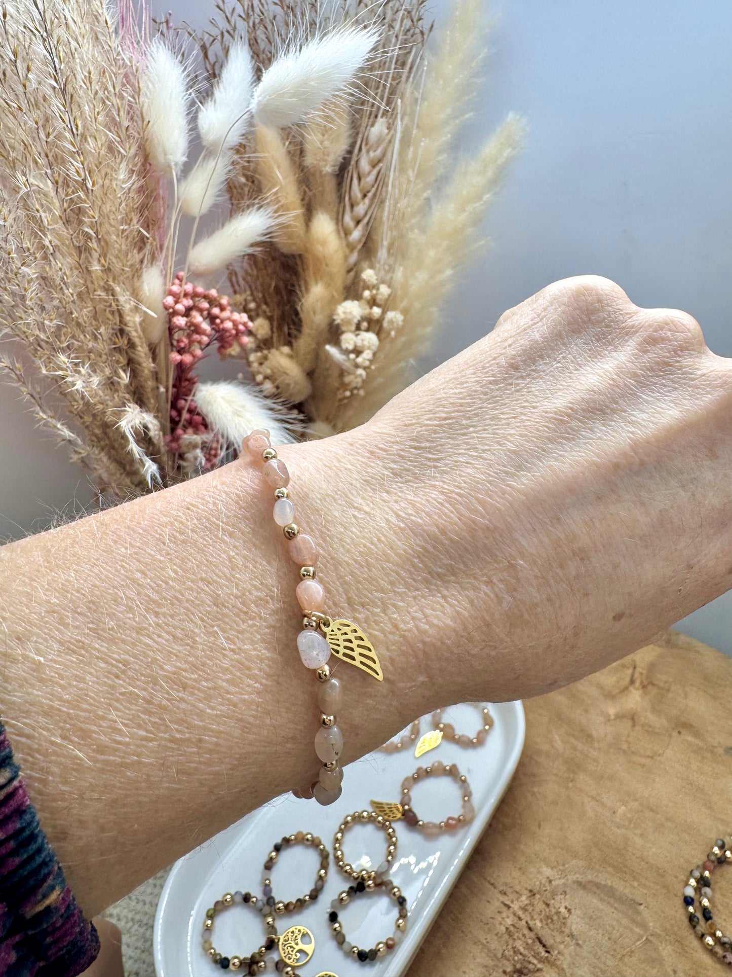 Collection de bracelets et de bagues élastiques en Tourmaline & Calcédoine