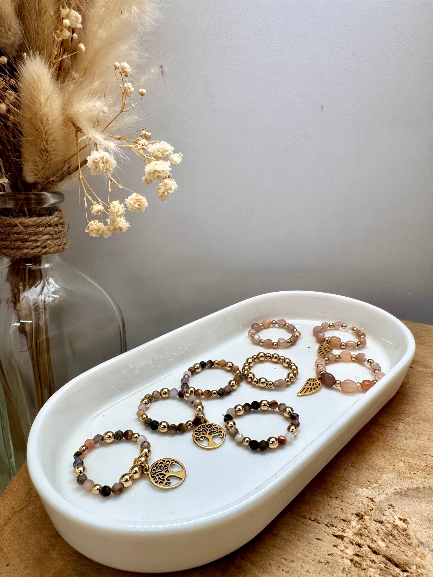 Collection de bracelets et de bagues élastiques en Tourmaline & Calcédoine